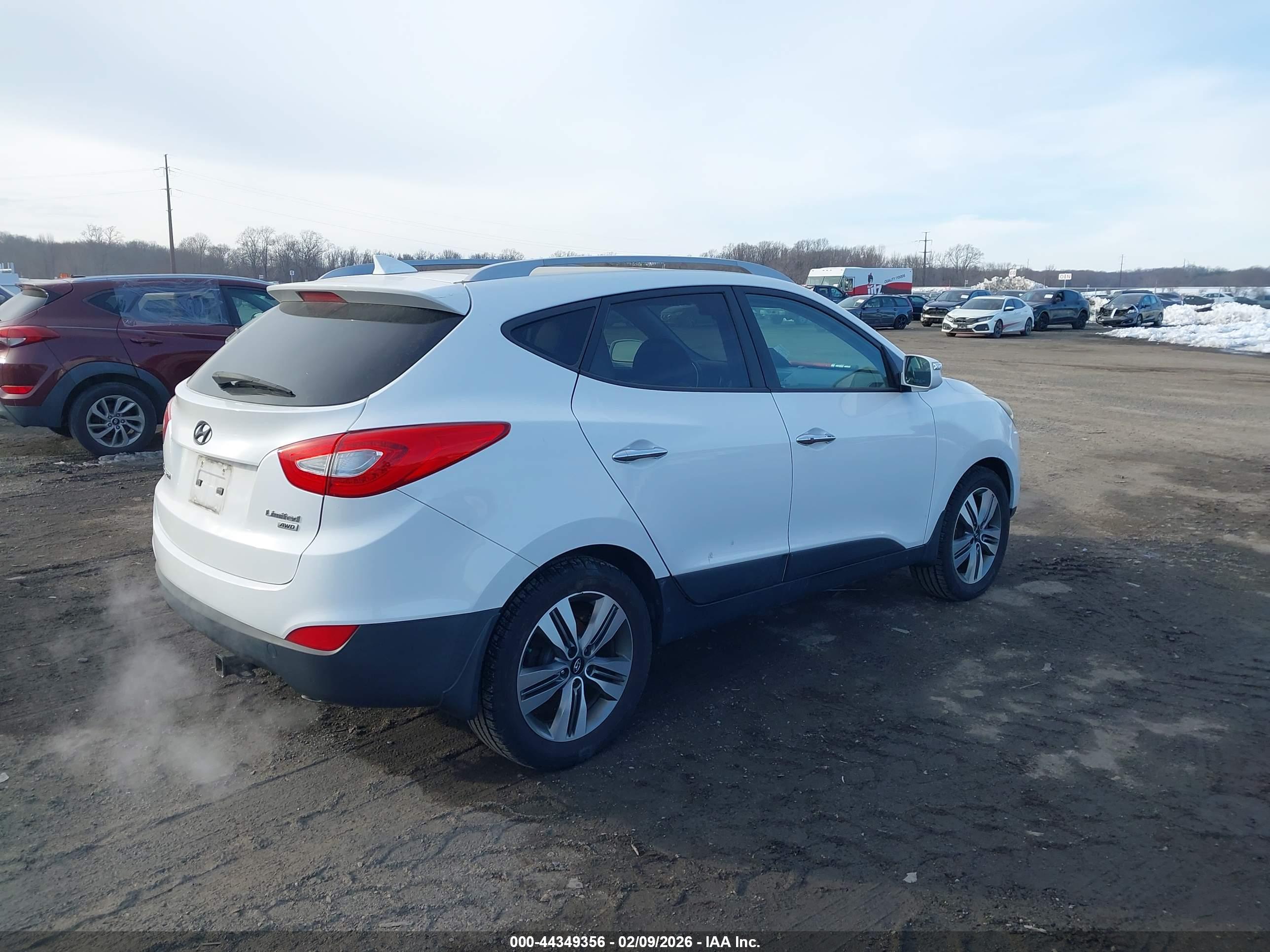 HYUNDAI TUCSON image 4