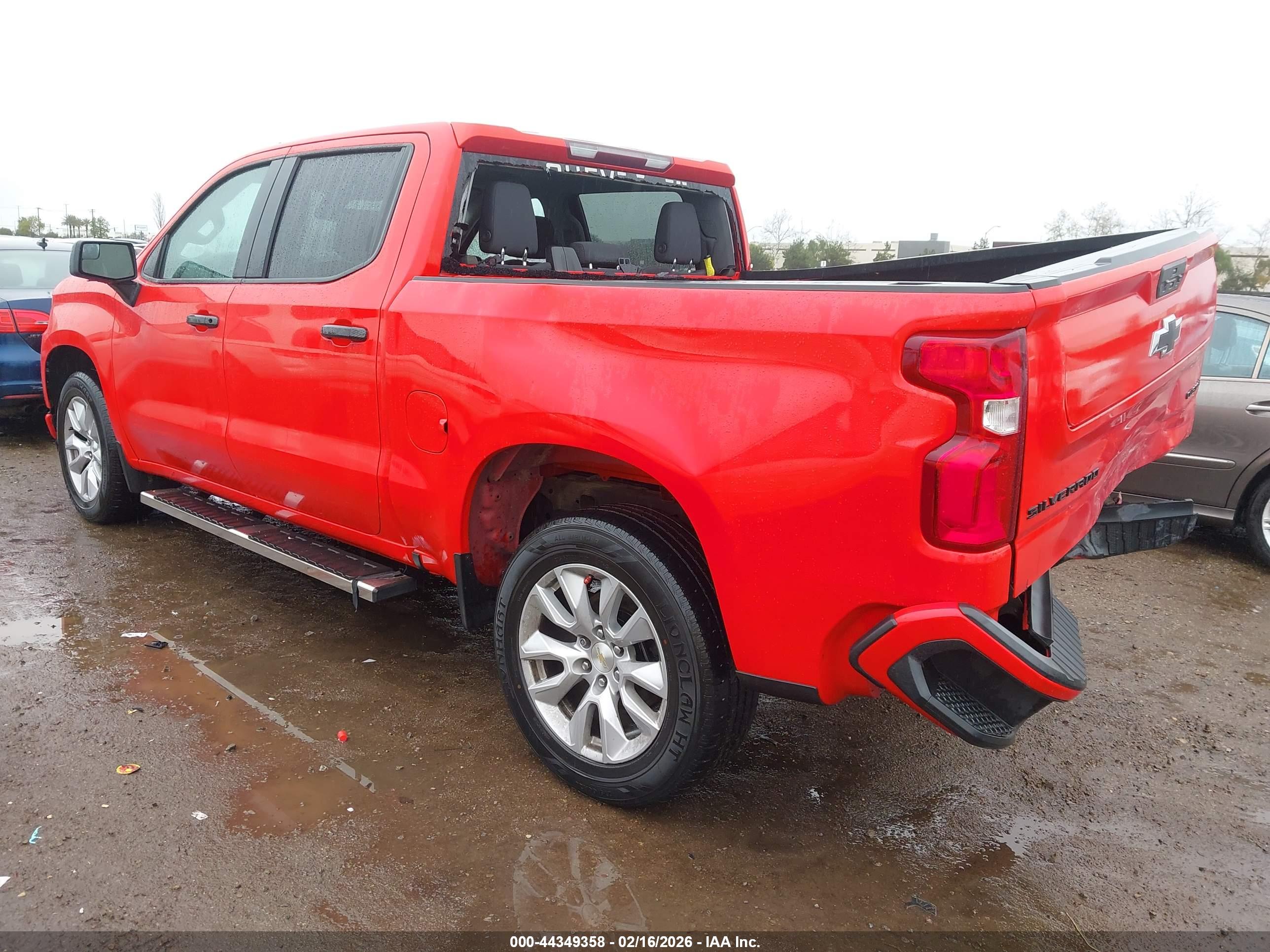 CHEVROLET SILVERADO image 3