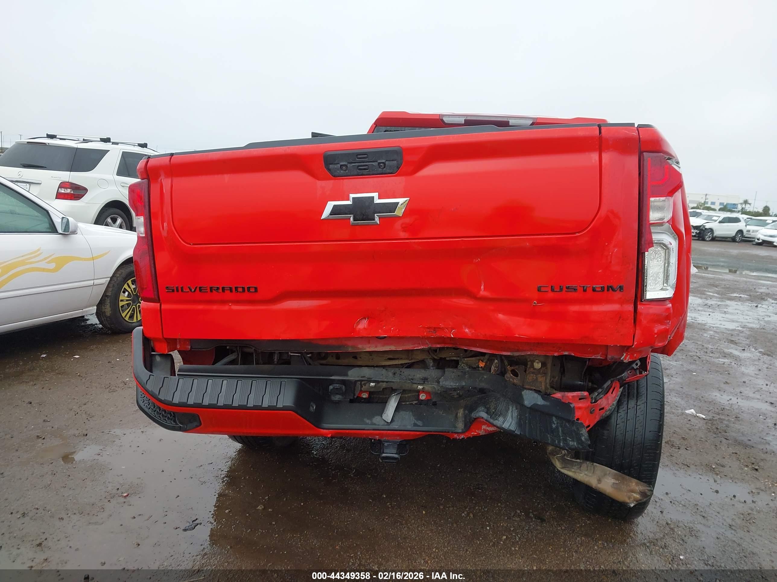 CHEVROLET SILVERADO image 6