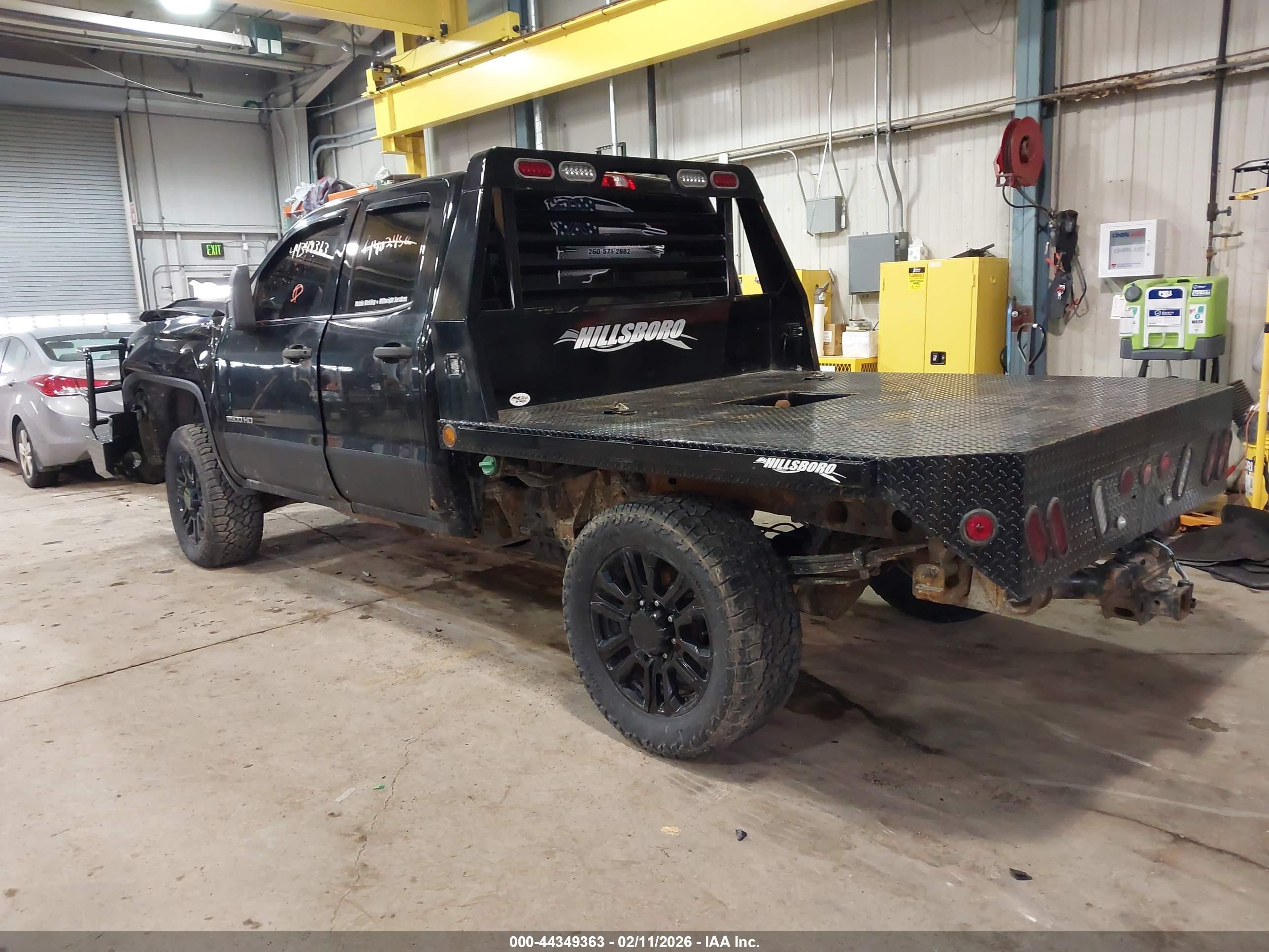 GMC SIERRA image 3