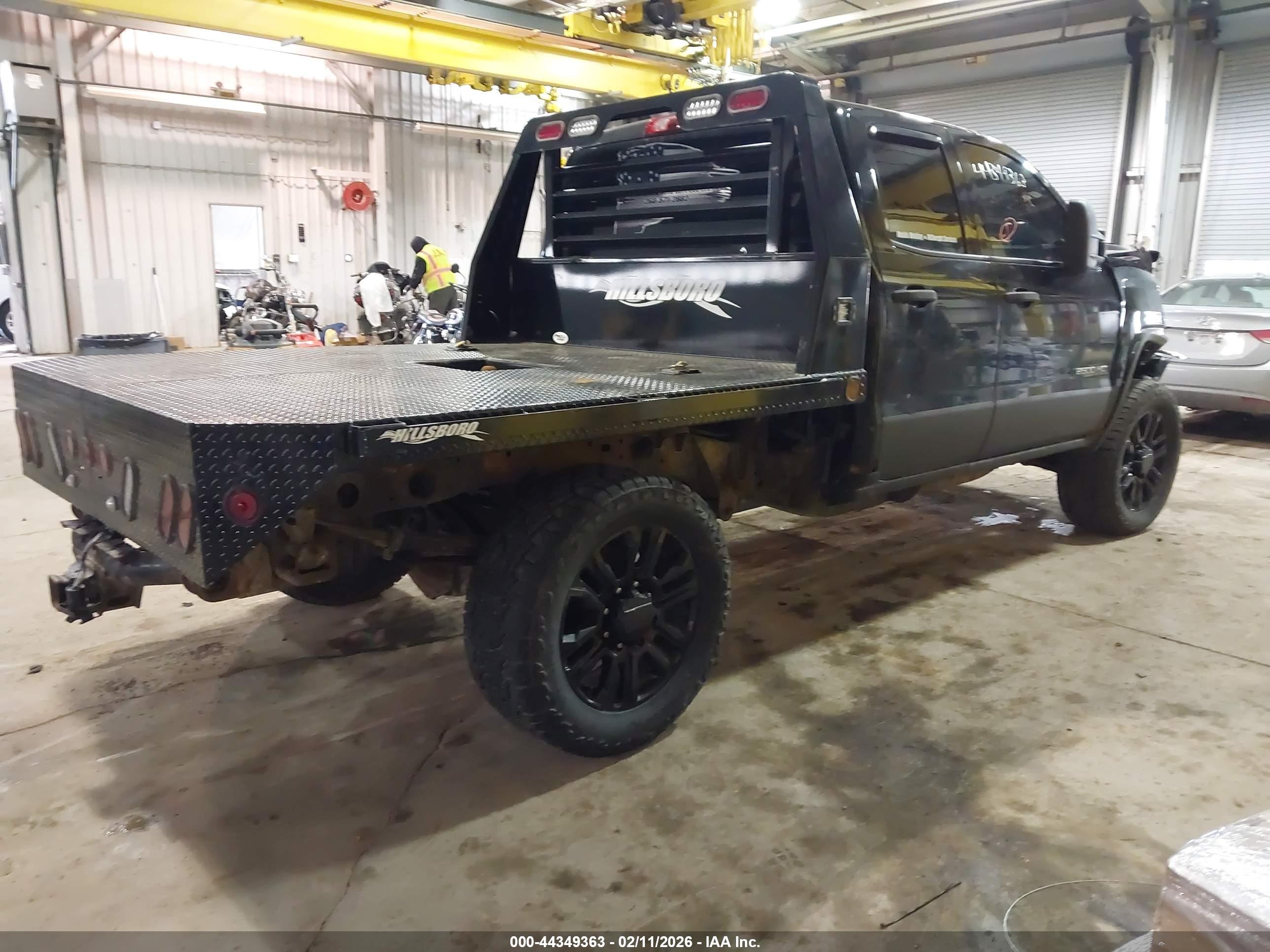GMC SIERRA image 4
