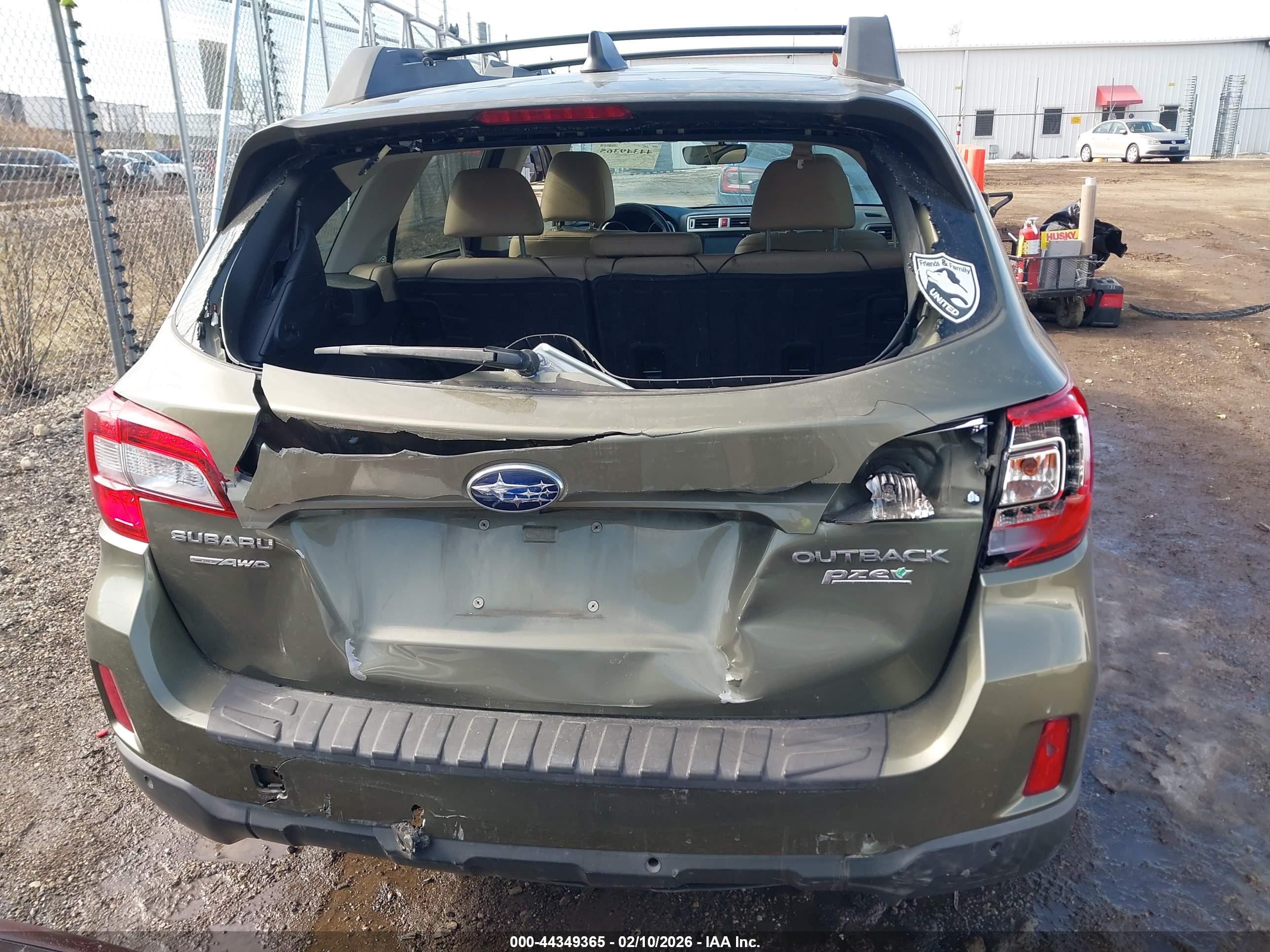 SUBARU OUTBACK image 6