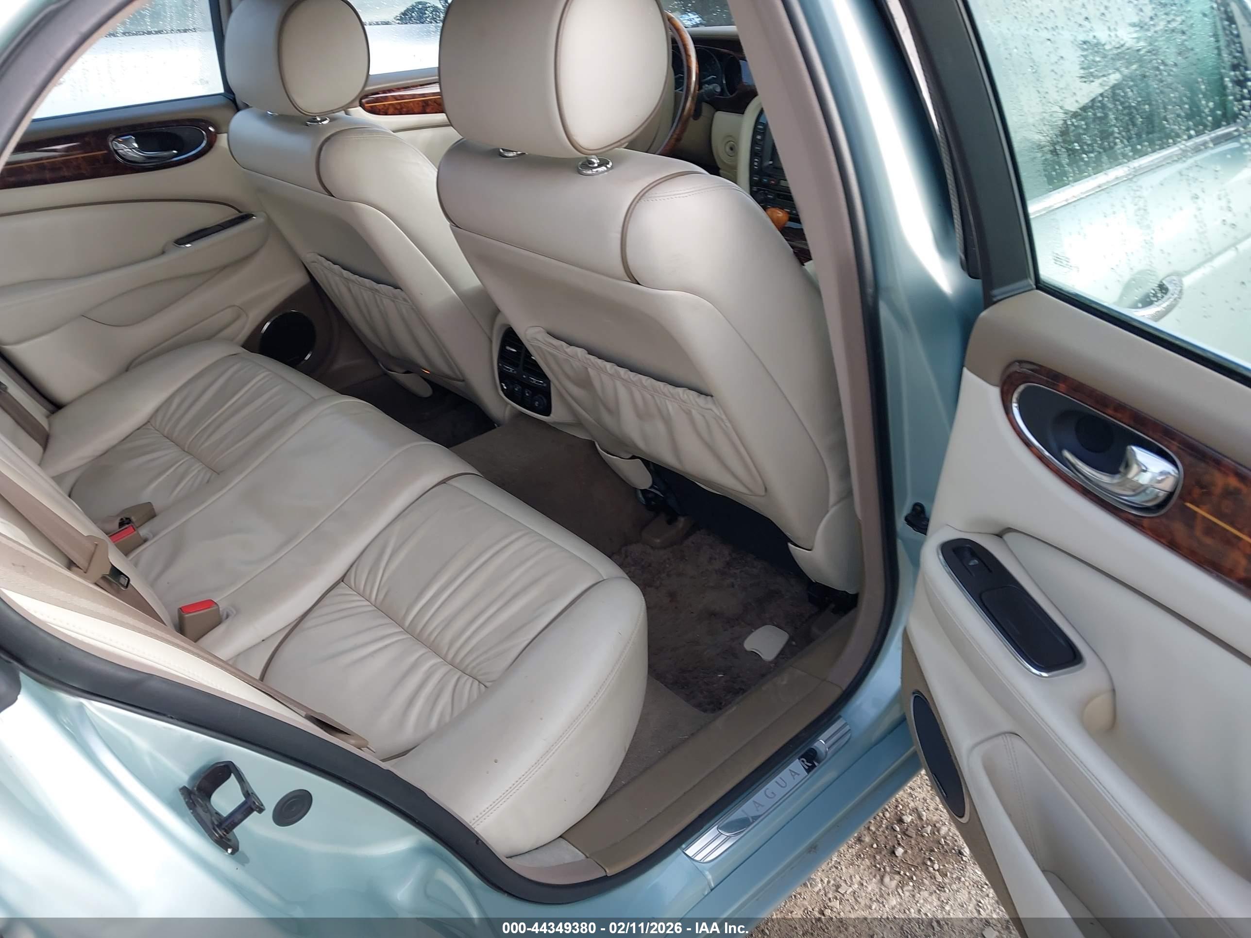 JAGUAR XJ image 8