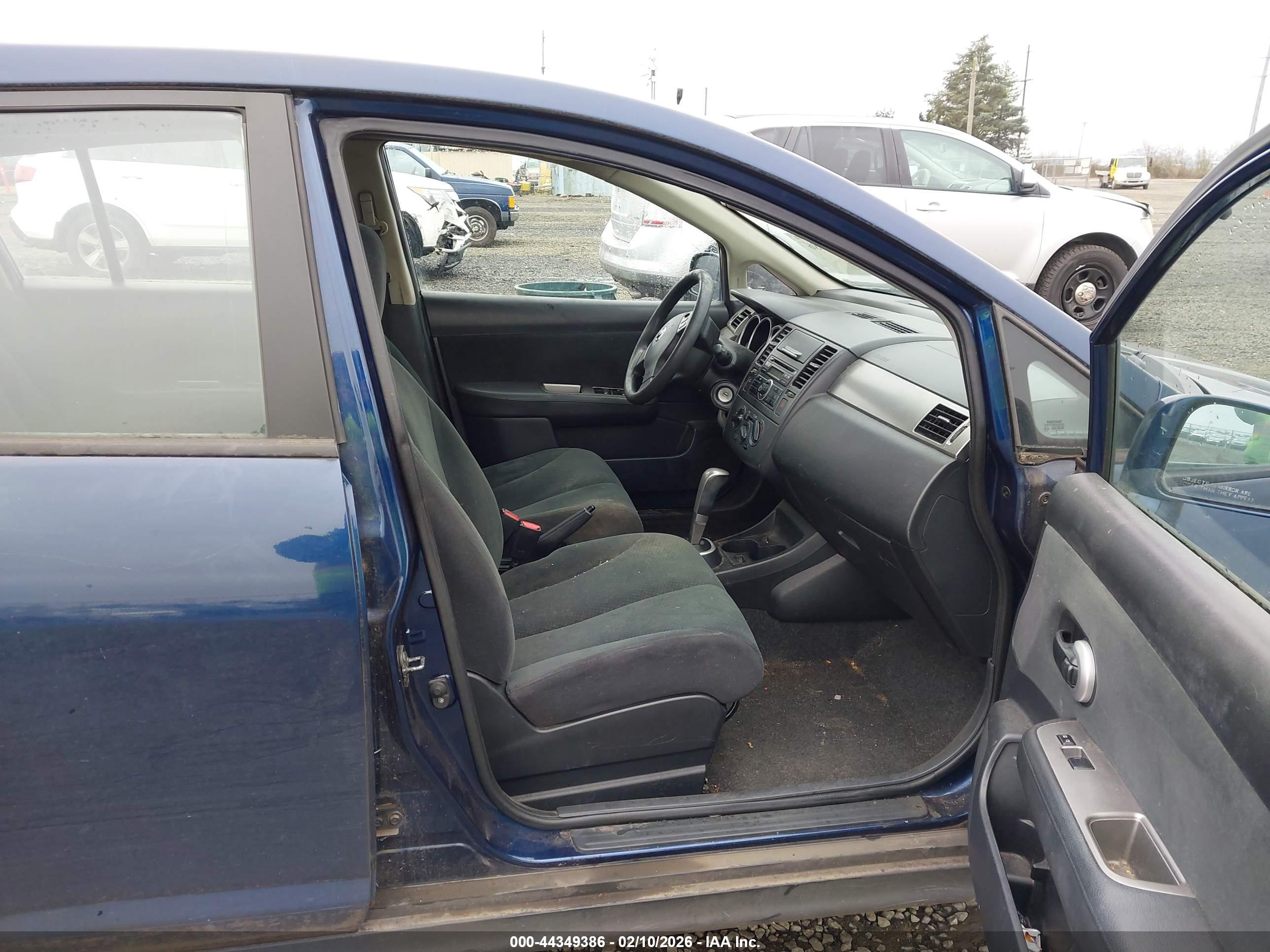 NISSAN VERSA image 5
