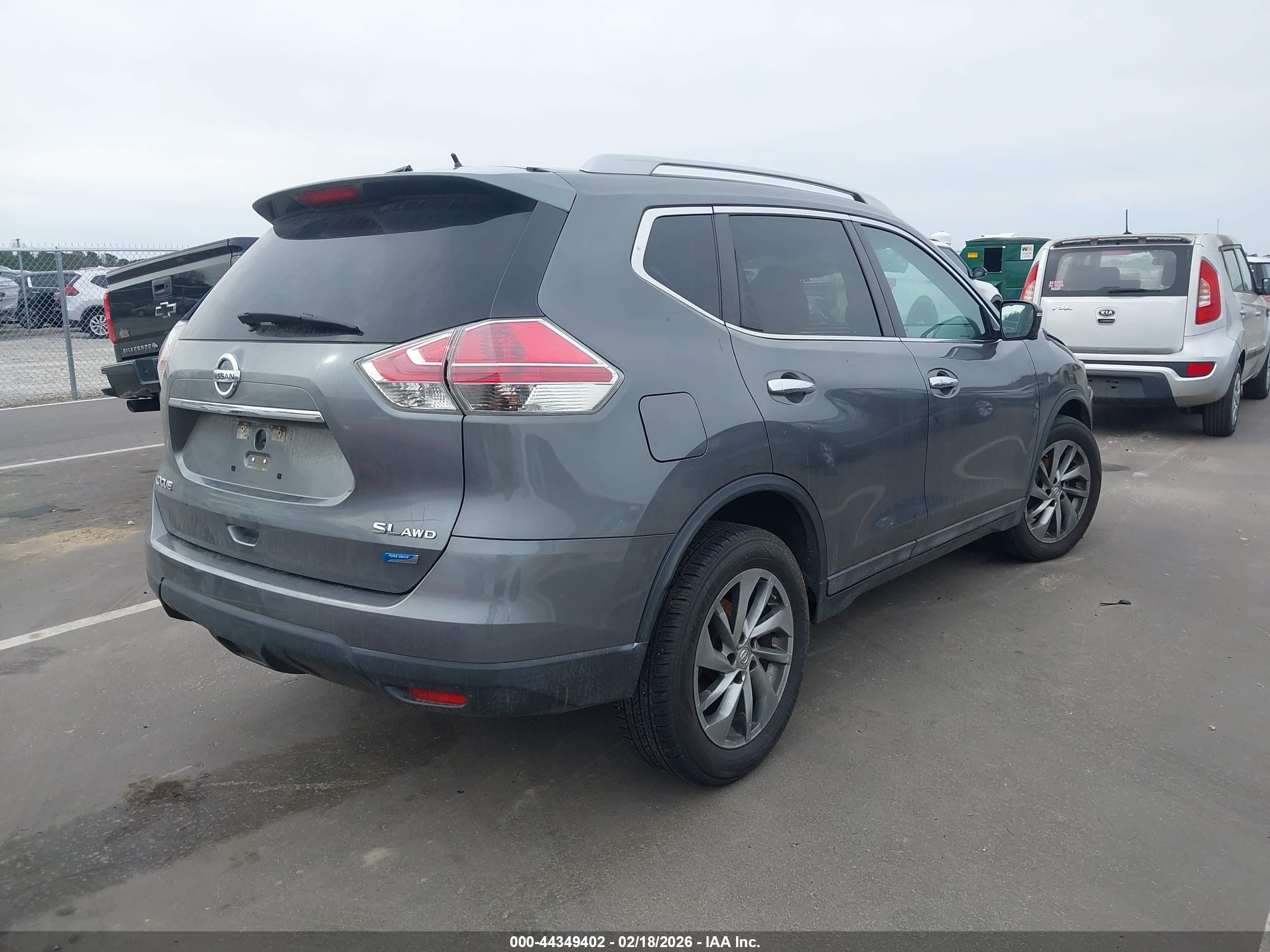 NISSAN ROGUE image 4