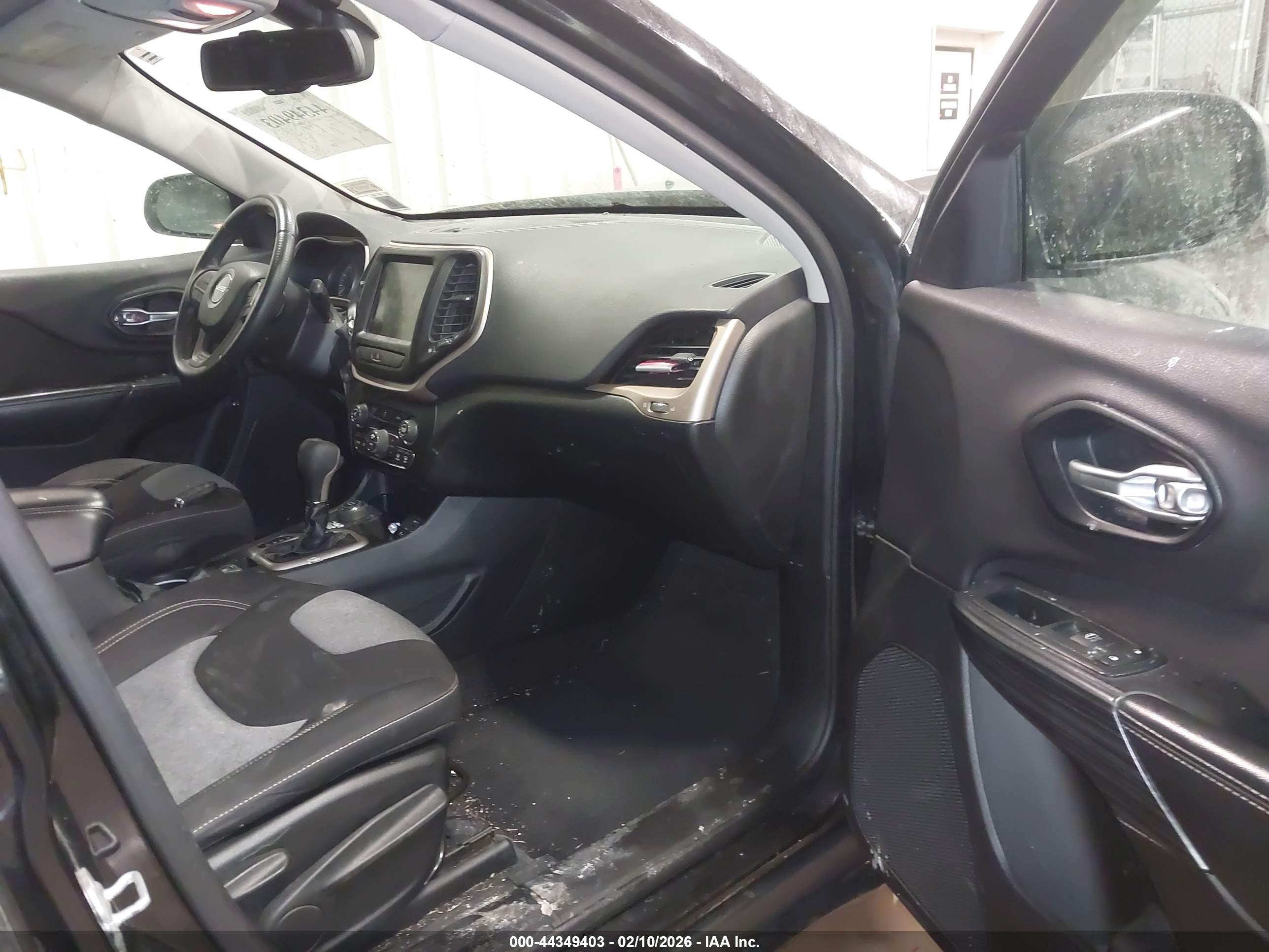 JEEP CHEROKEE image 5