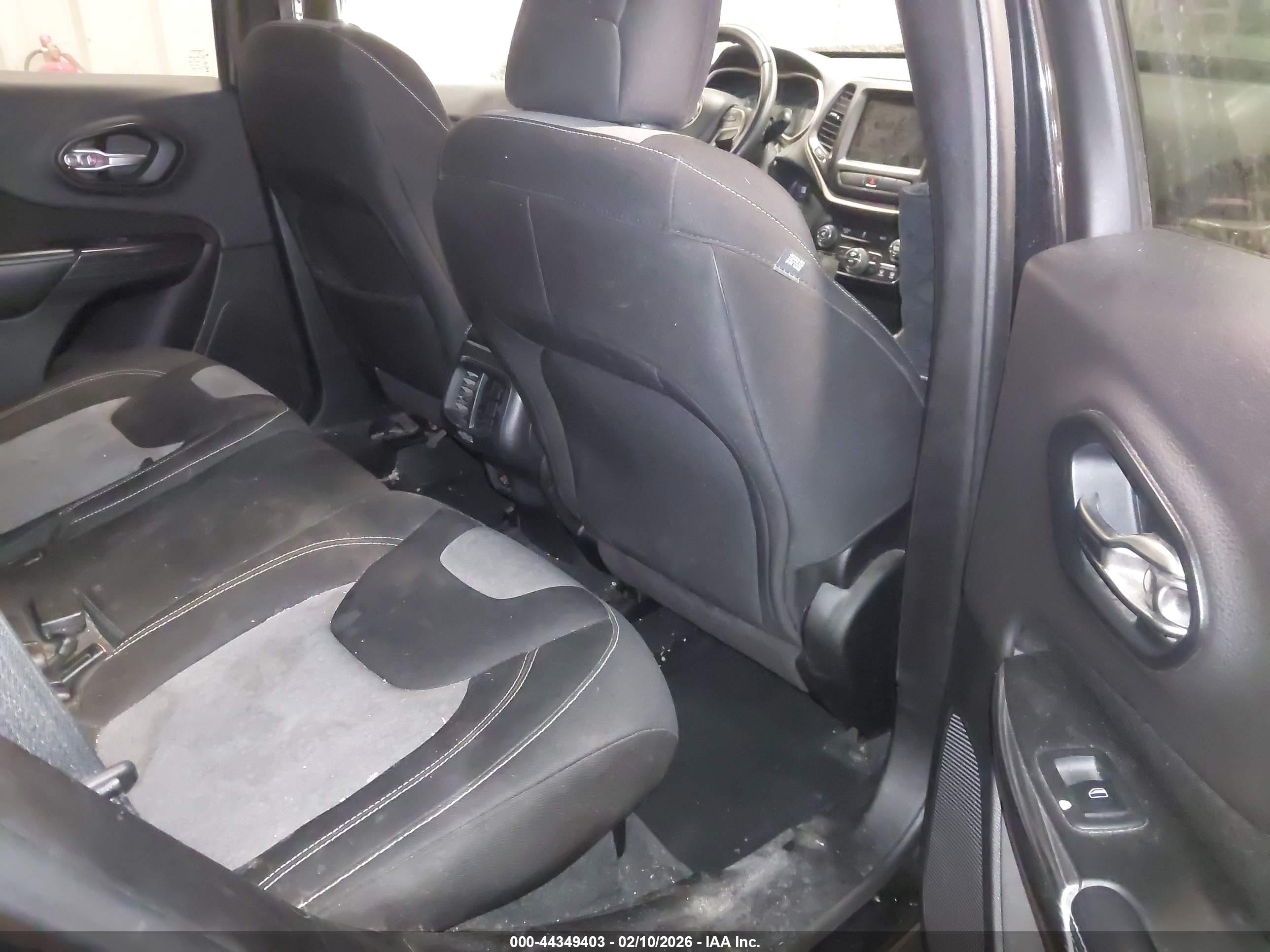JEEP CHEROKEE image 8