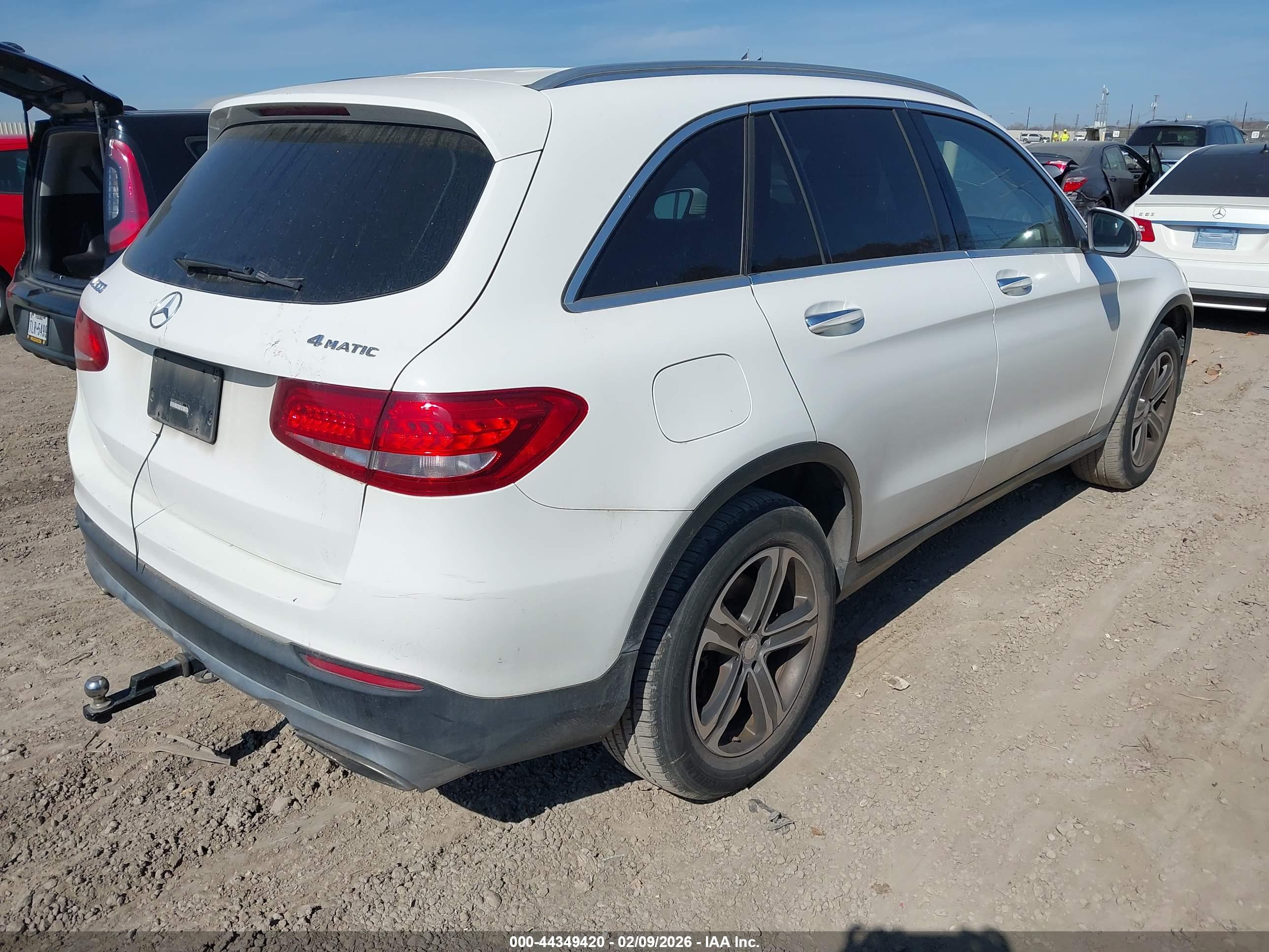 MERCEDES-BENZ GLC image 4
