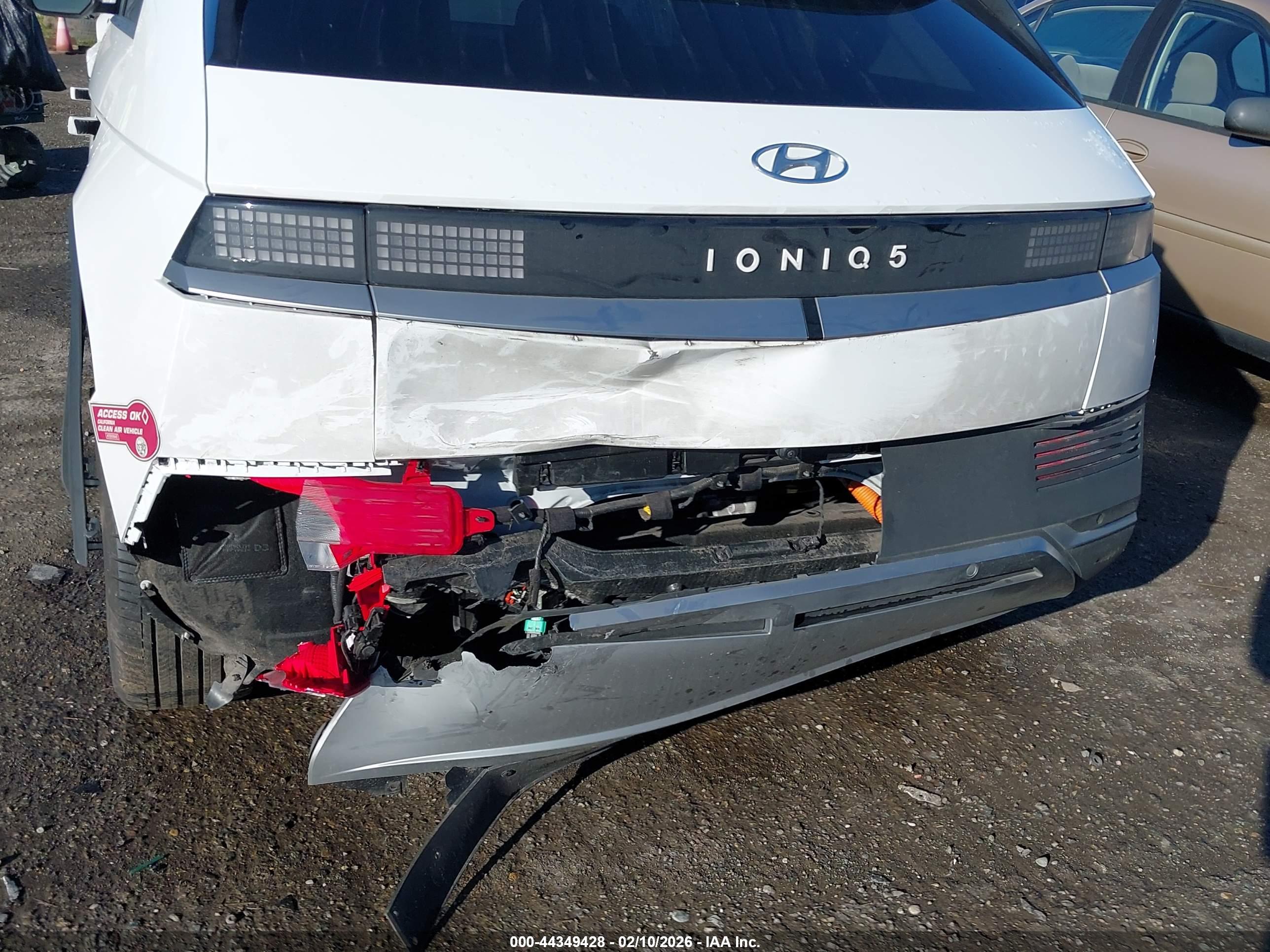 HYUNDAI IONIQ image 6