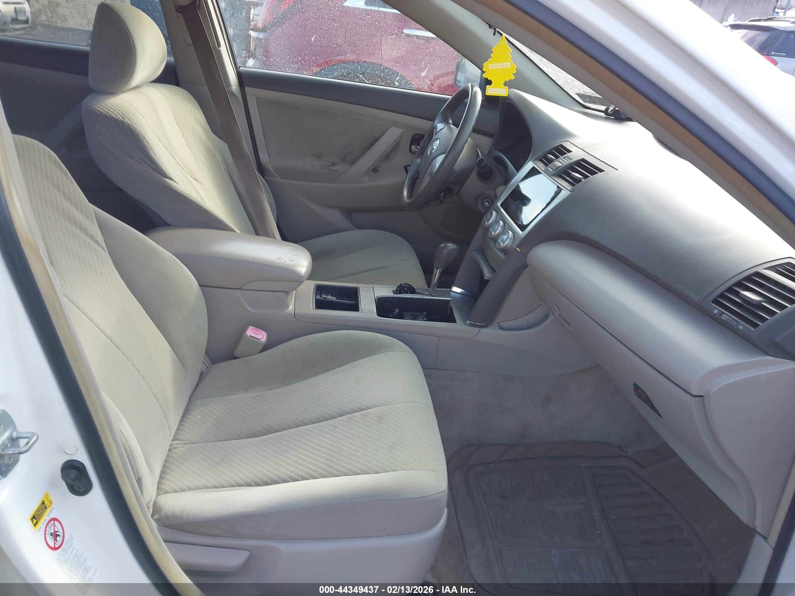 TOYOTA CAMRY image 5