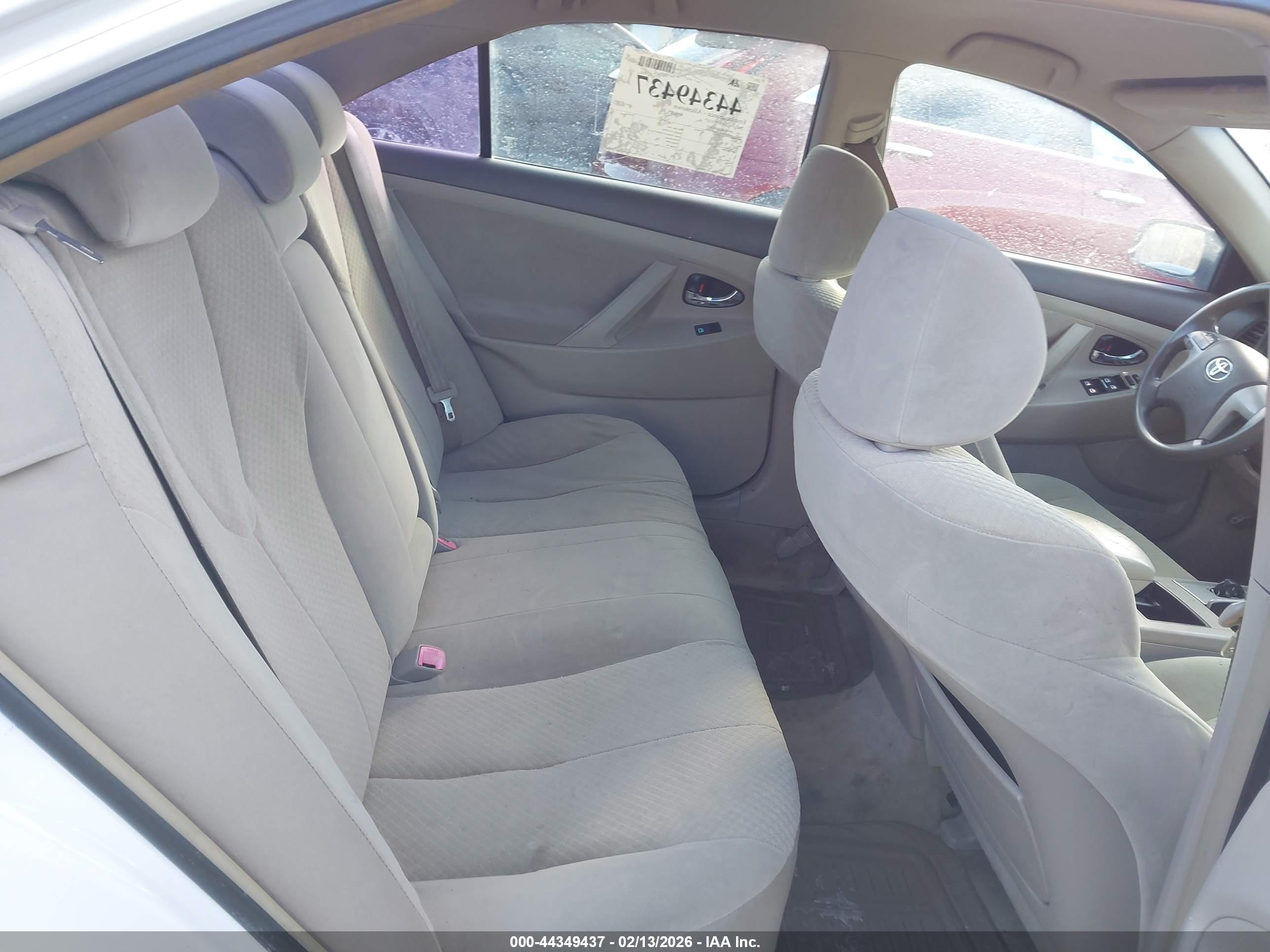TOYOTA CAMRY image 8