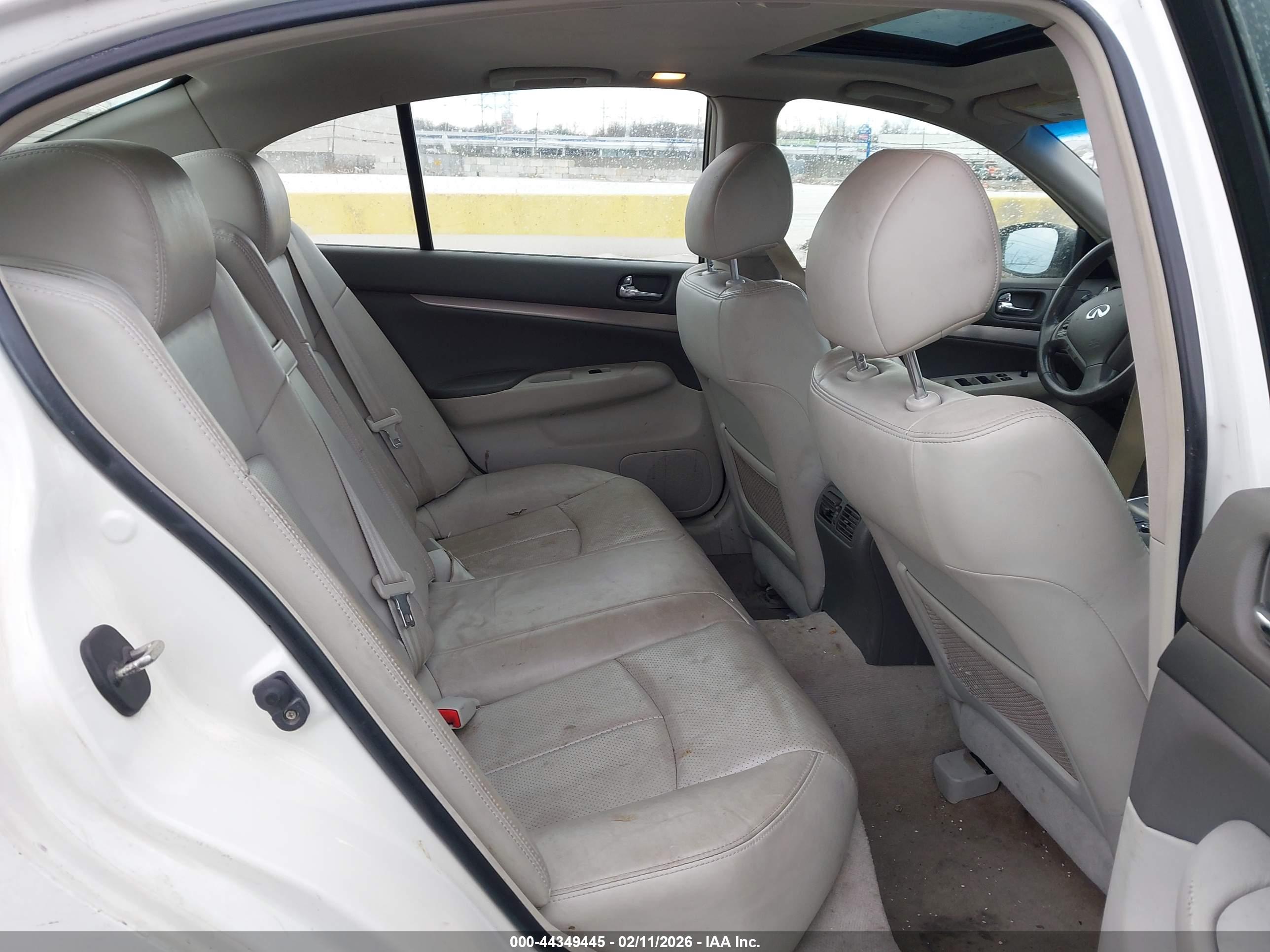INFINITI G37X image 8