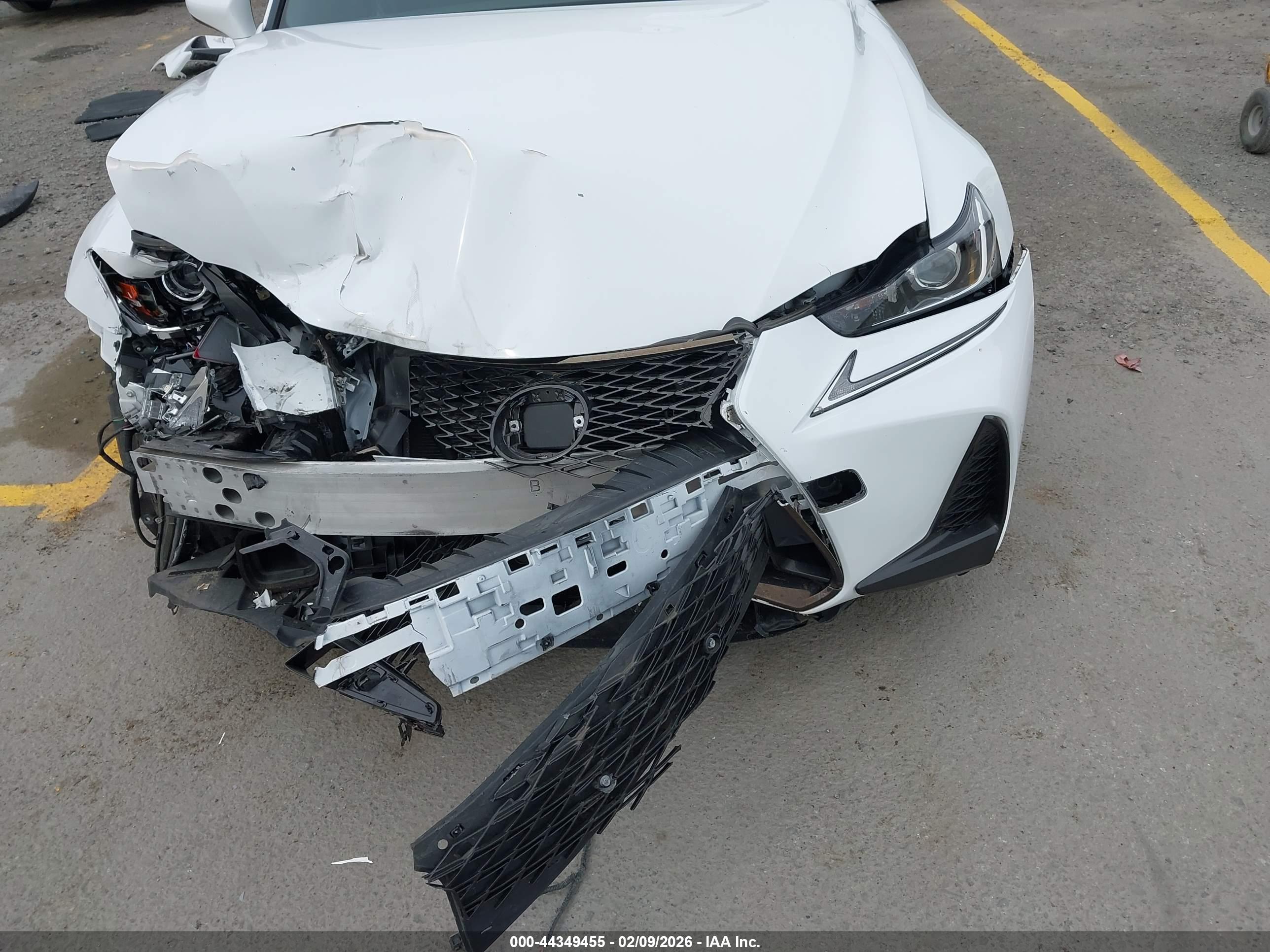 LEXUS IS image 6