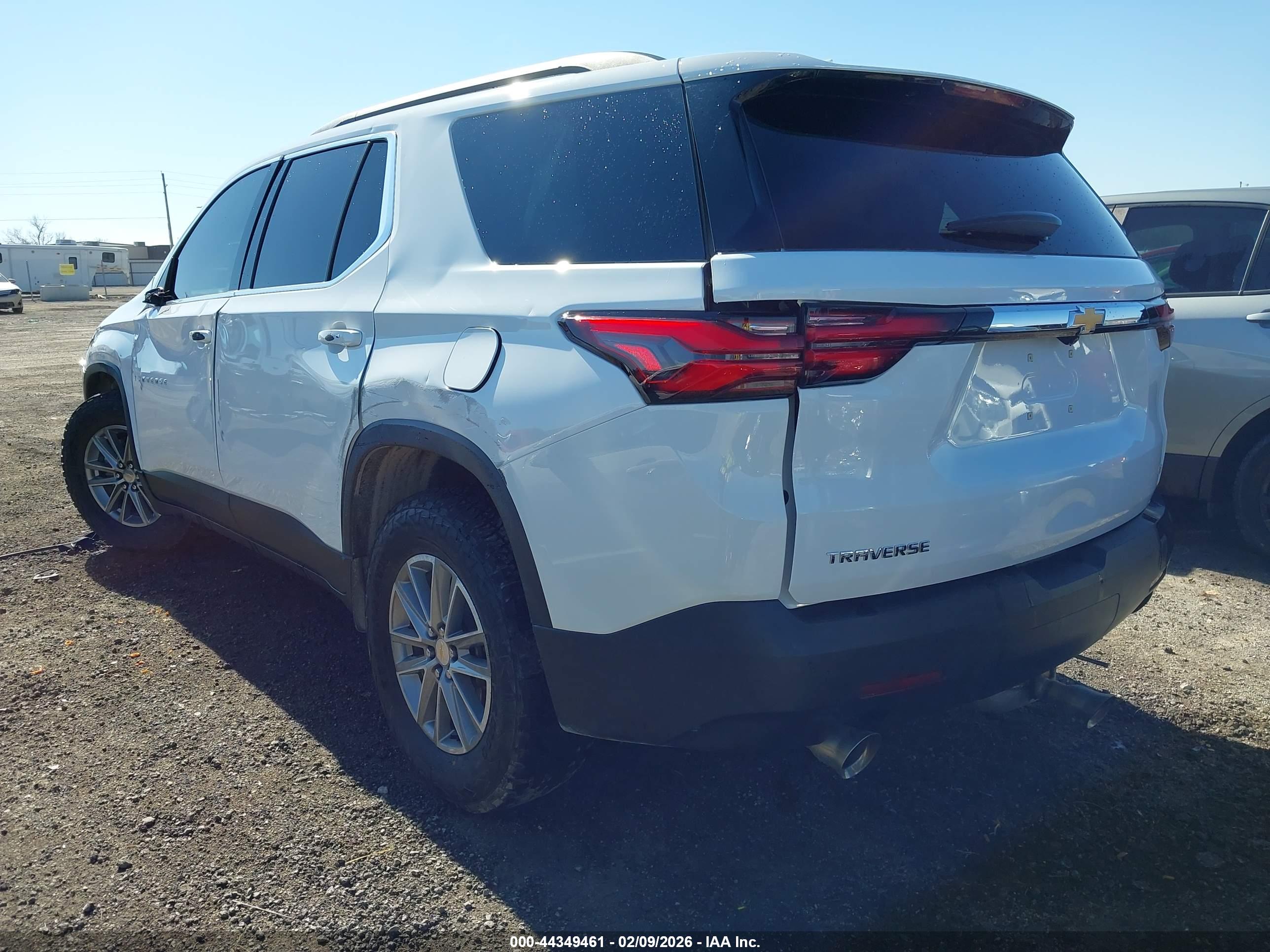 CHEVROLET TRAVERSE image 3