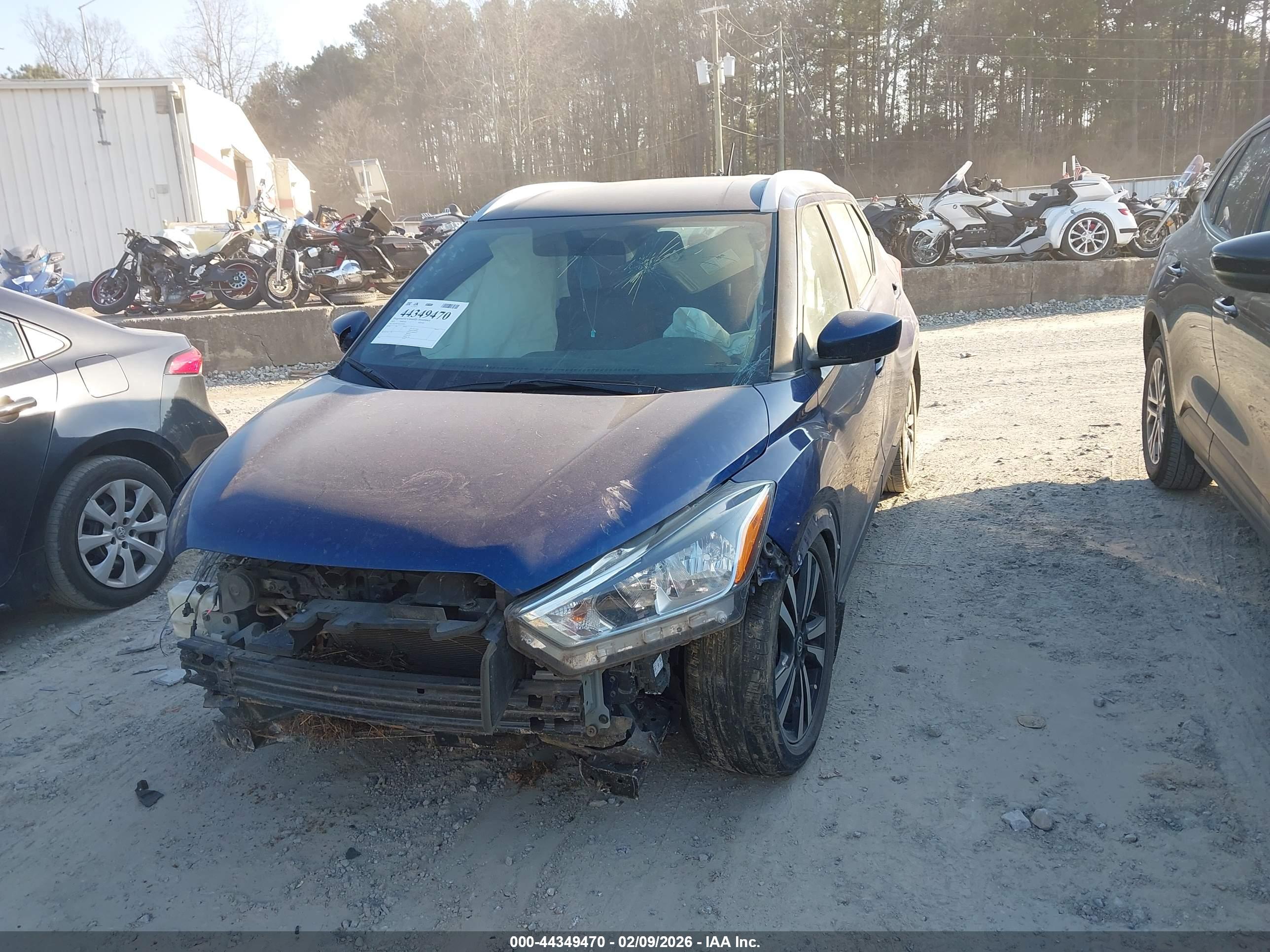 NISSAN KICKS image 2