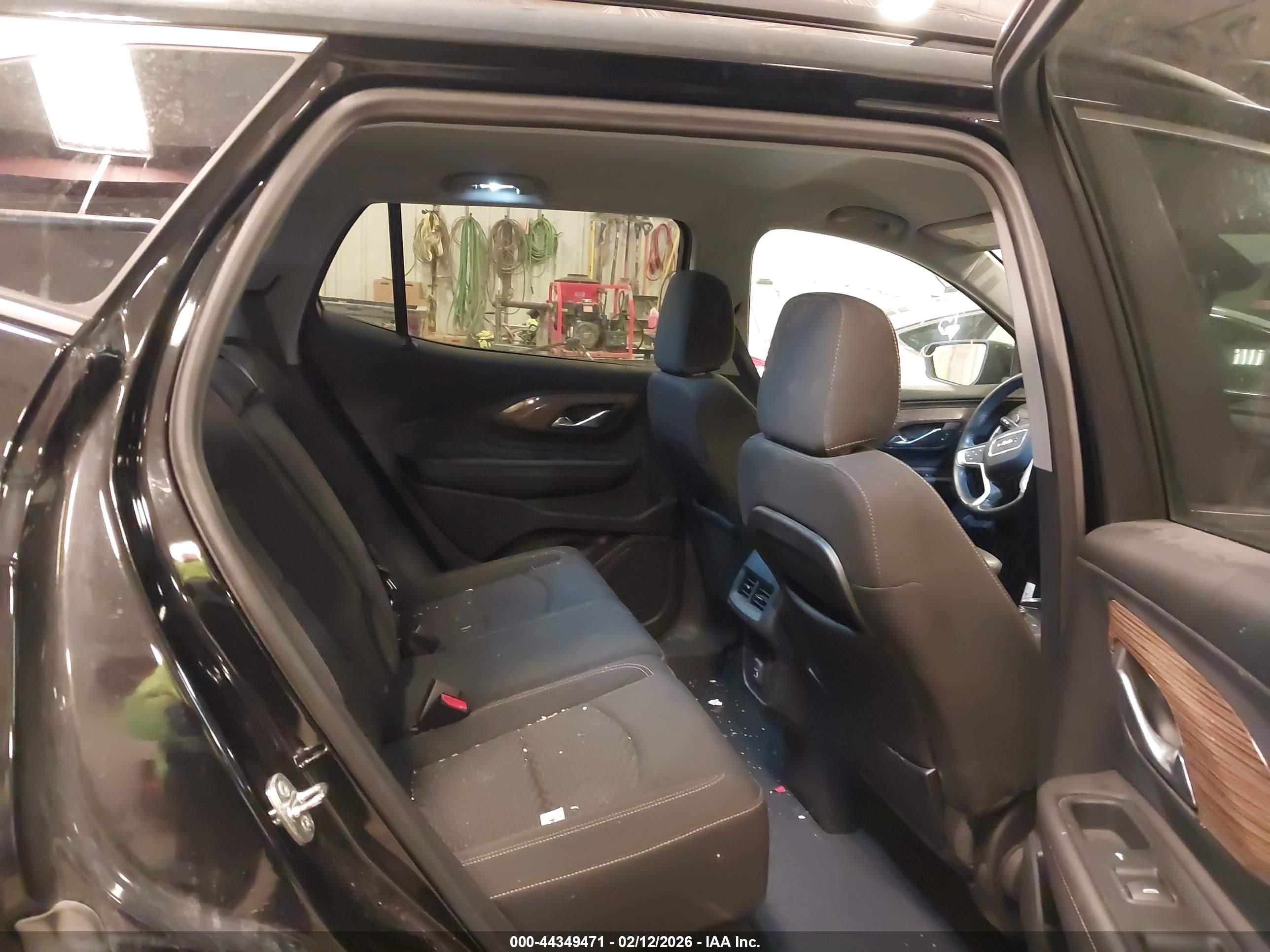 GMC TERRAIN image 8
