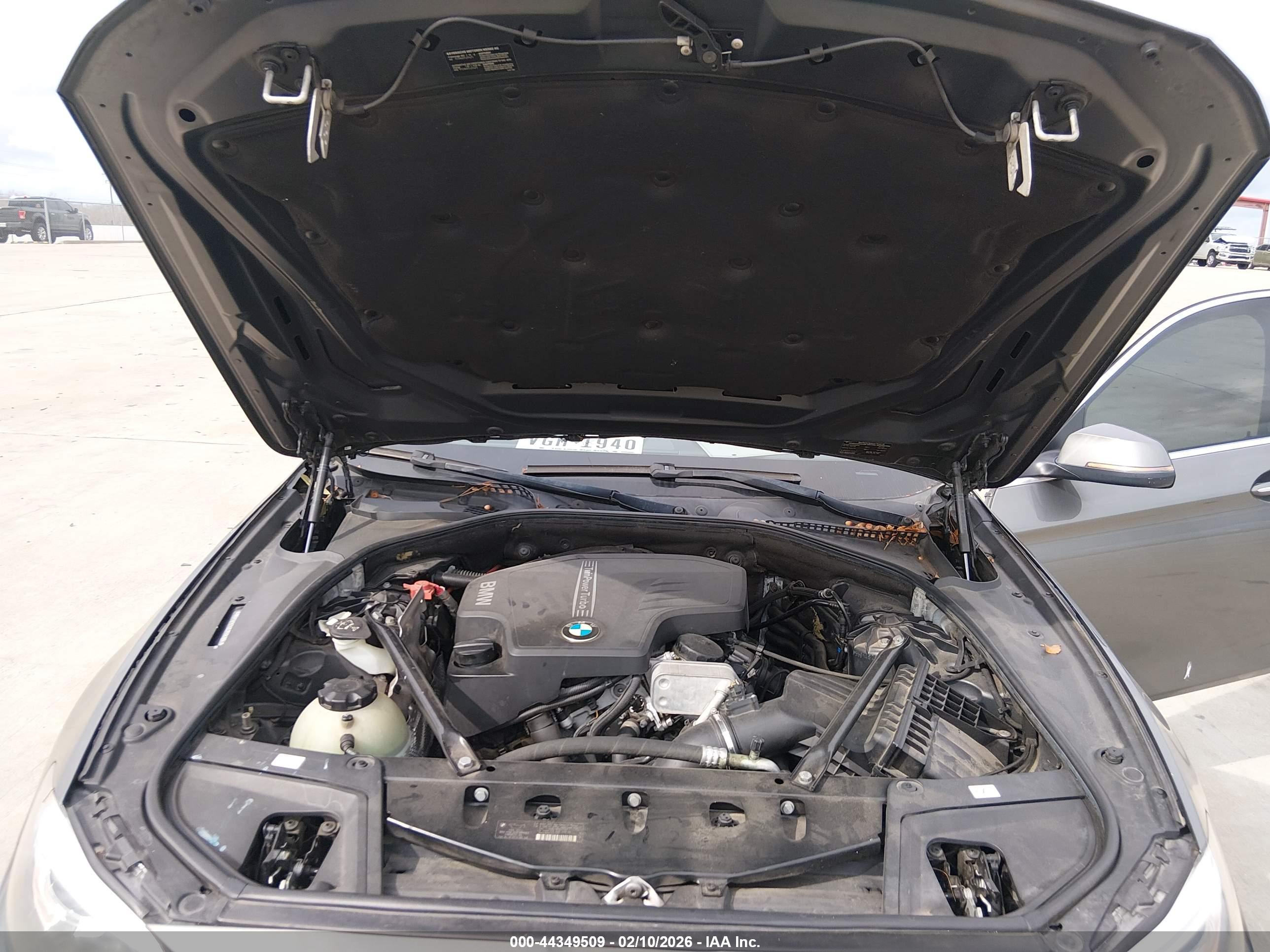 BMW 528I image 10