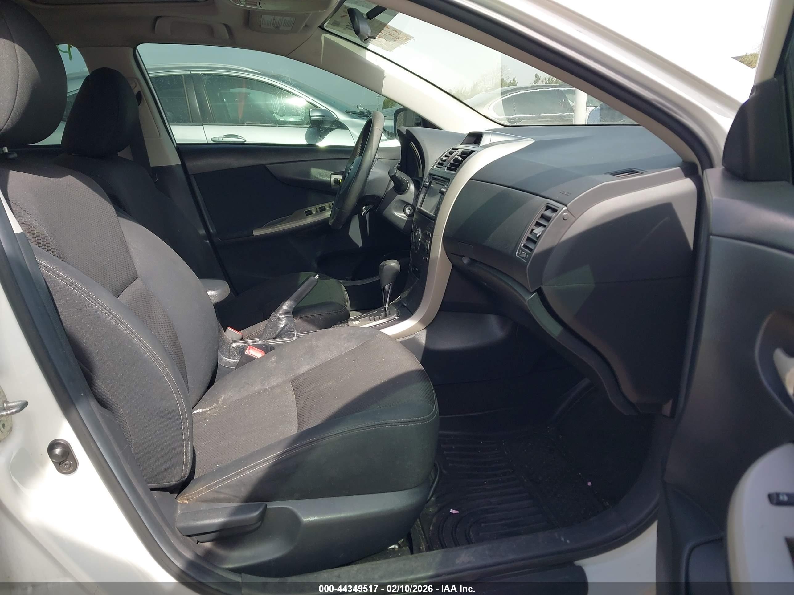 TOYOTA COROLLA image 5
