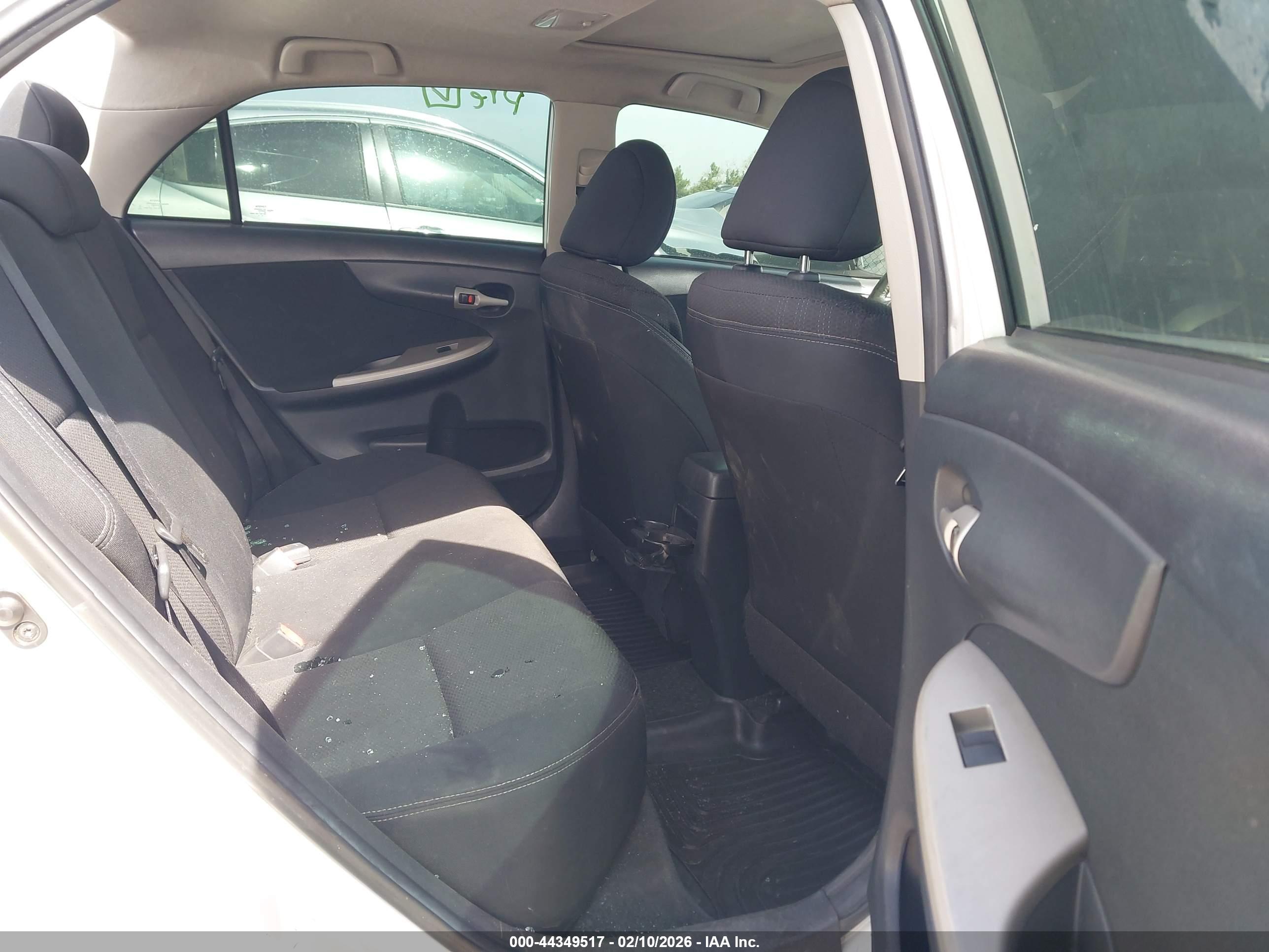 TOYOTA COROLLA image 8