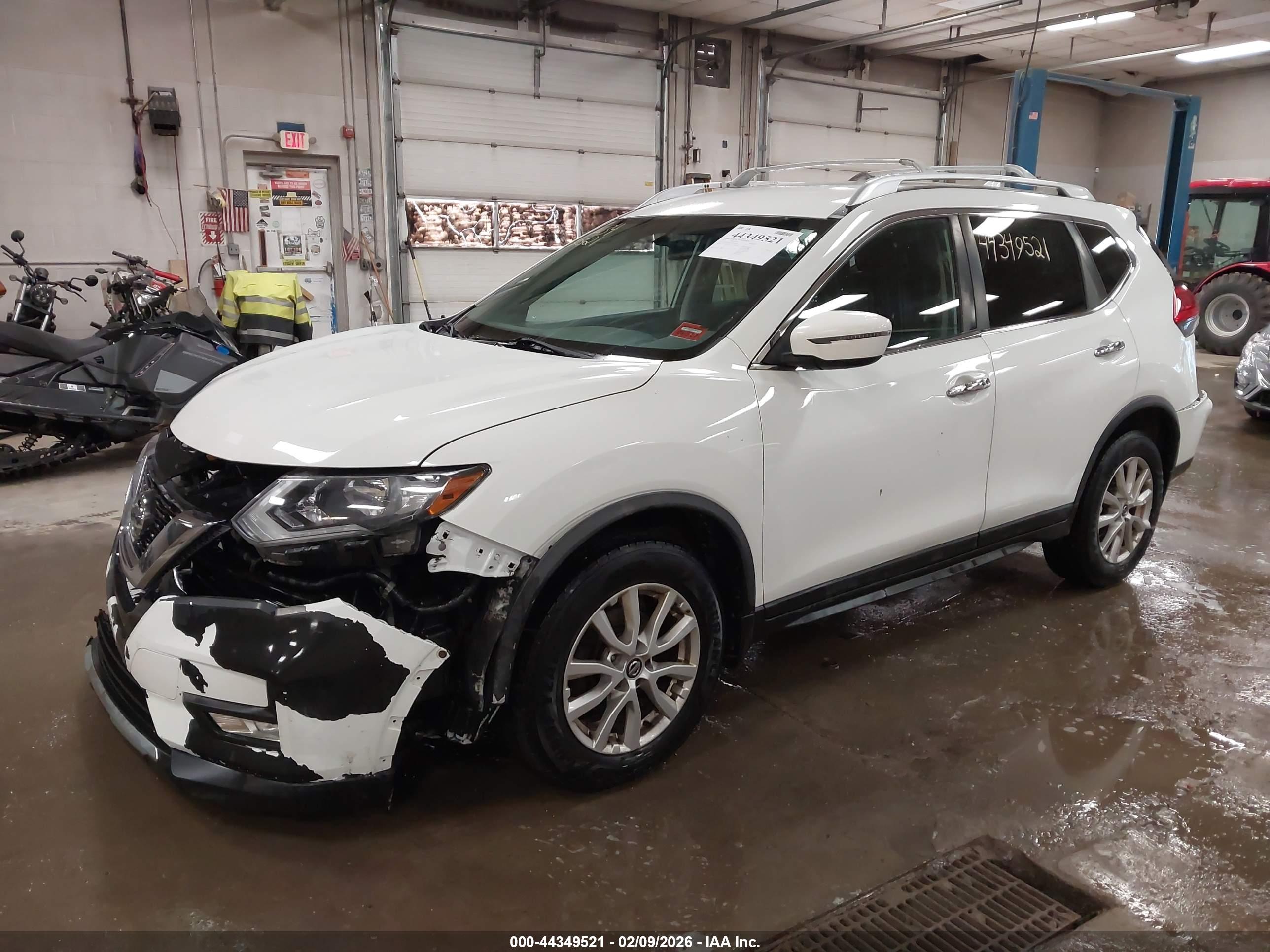 NISSAN ROGUE image 2