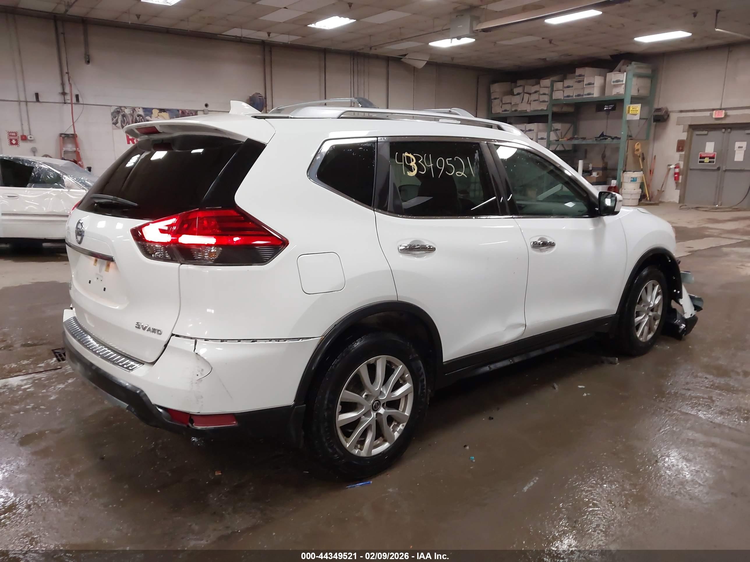 NISSAN ROGUE image 4