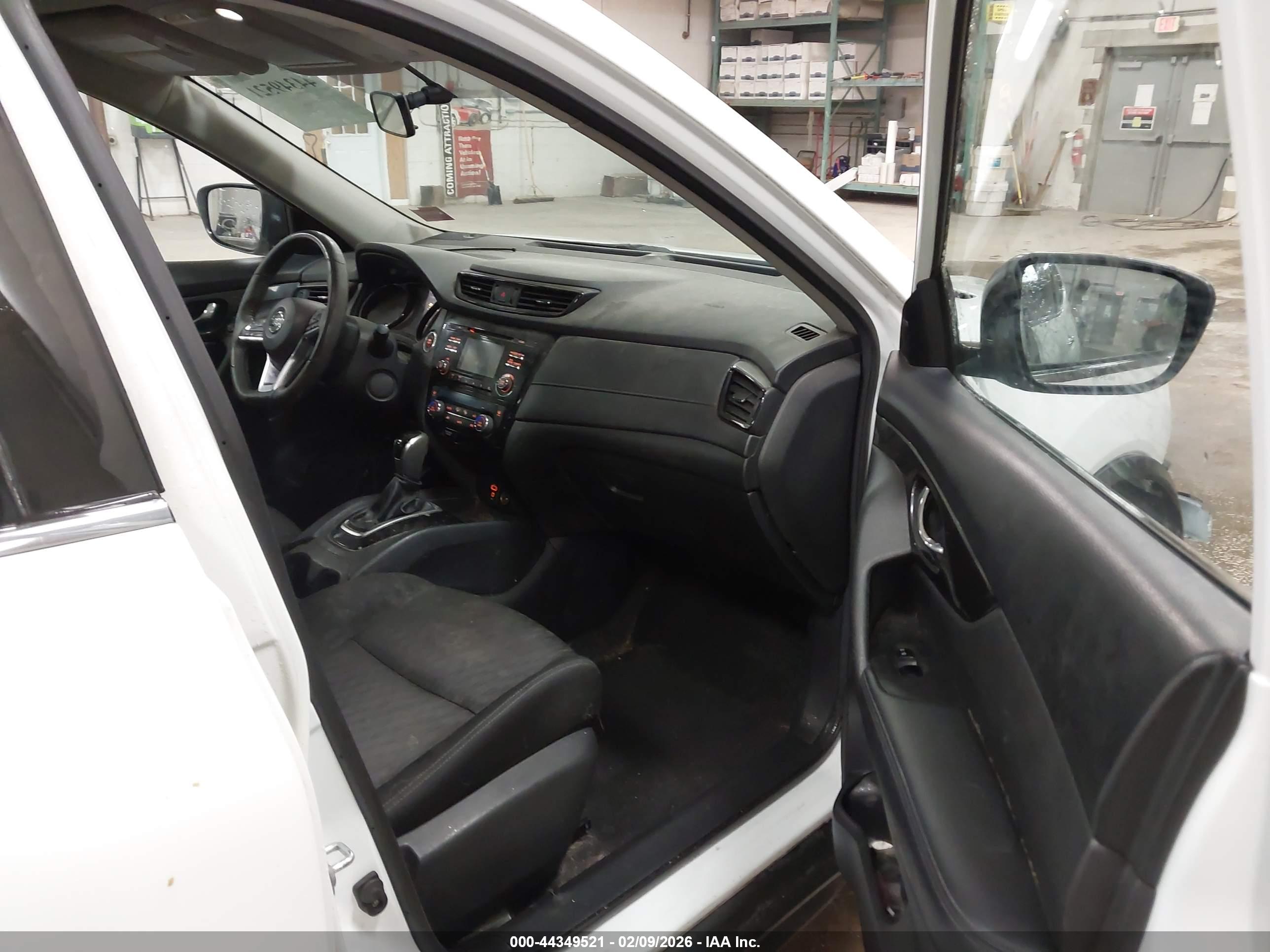 NISSAN ROGUE image 5