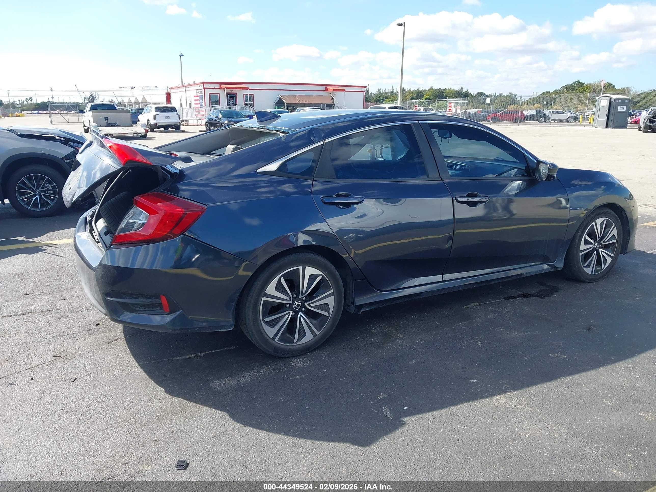 HONDA CIVIC image 4