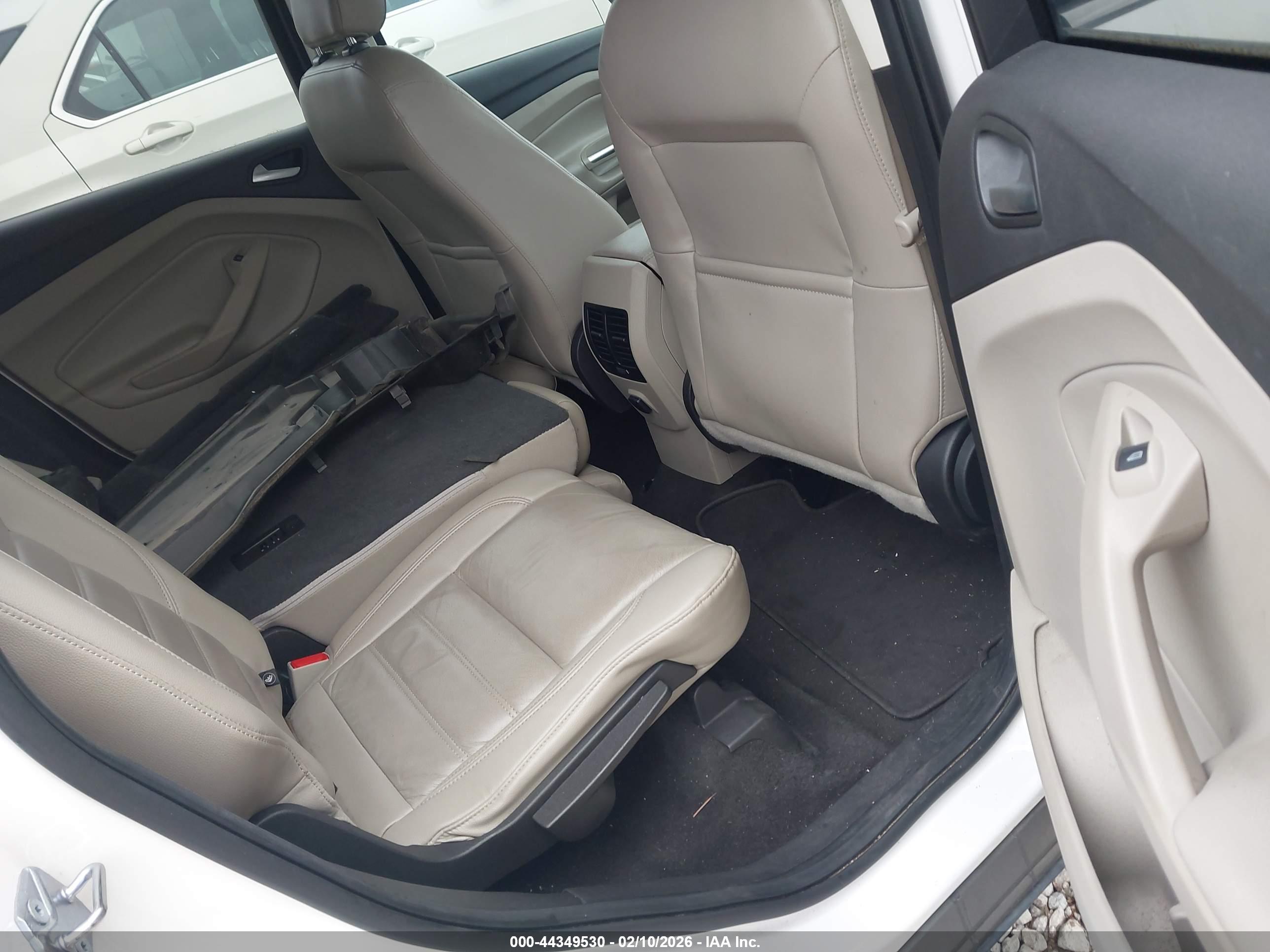 FORD ESCAPE image 8