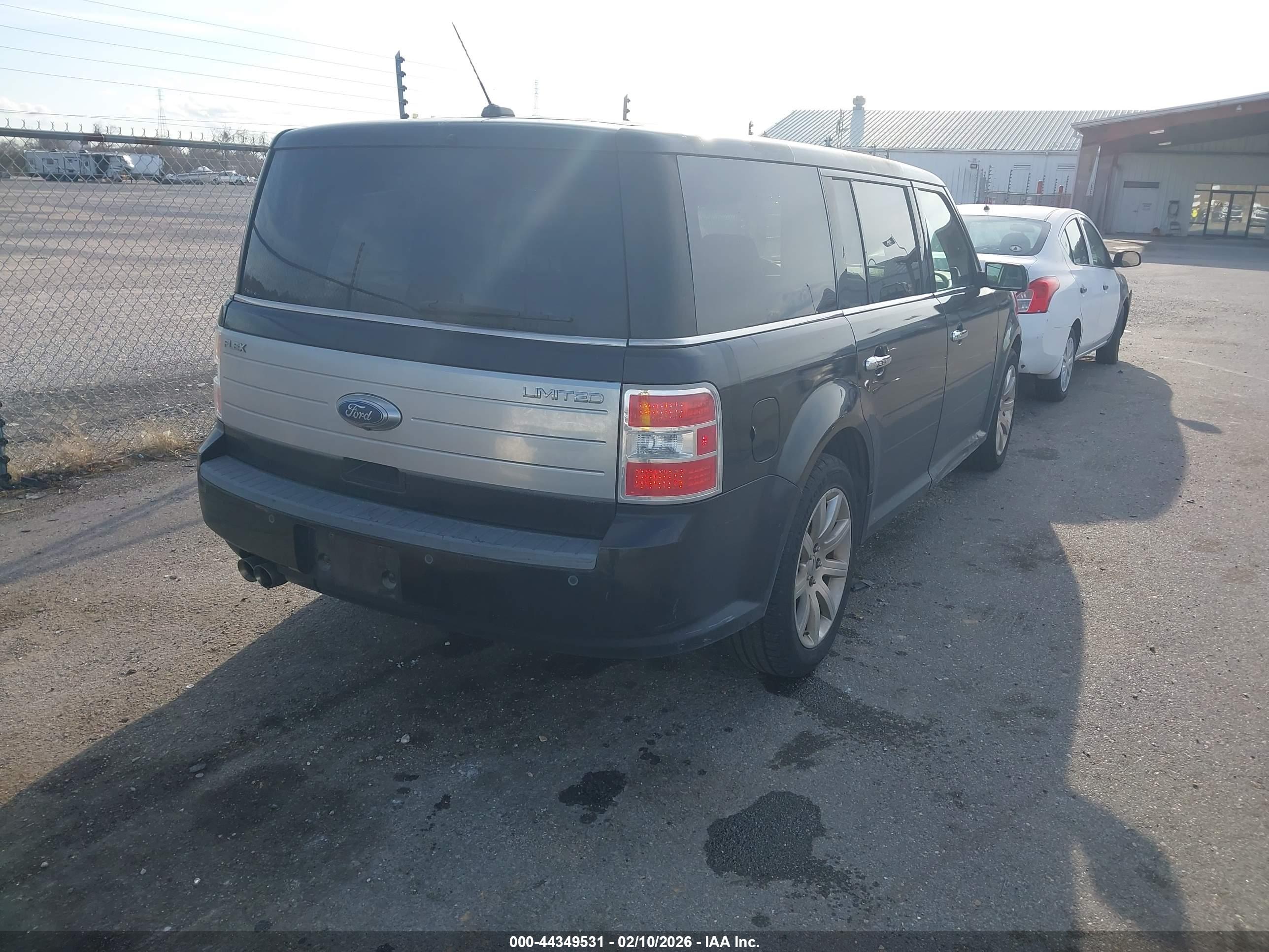 FORD FLEX image 4
