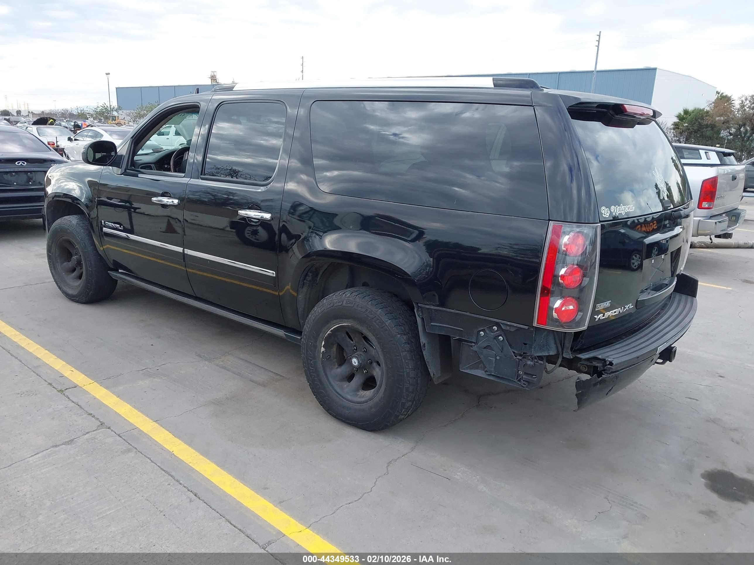 GMC YUKON image 3