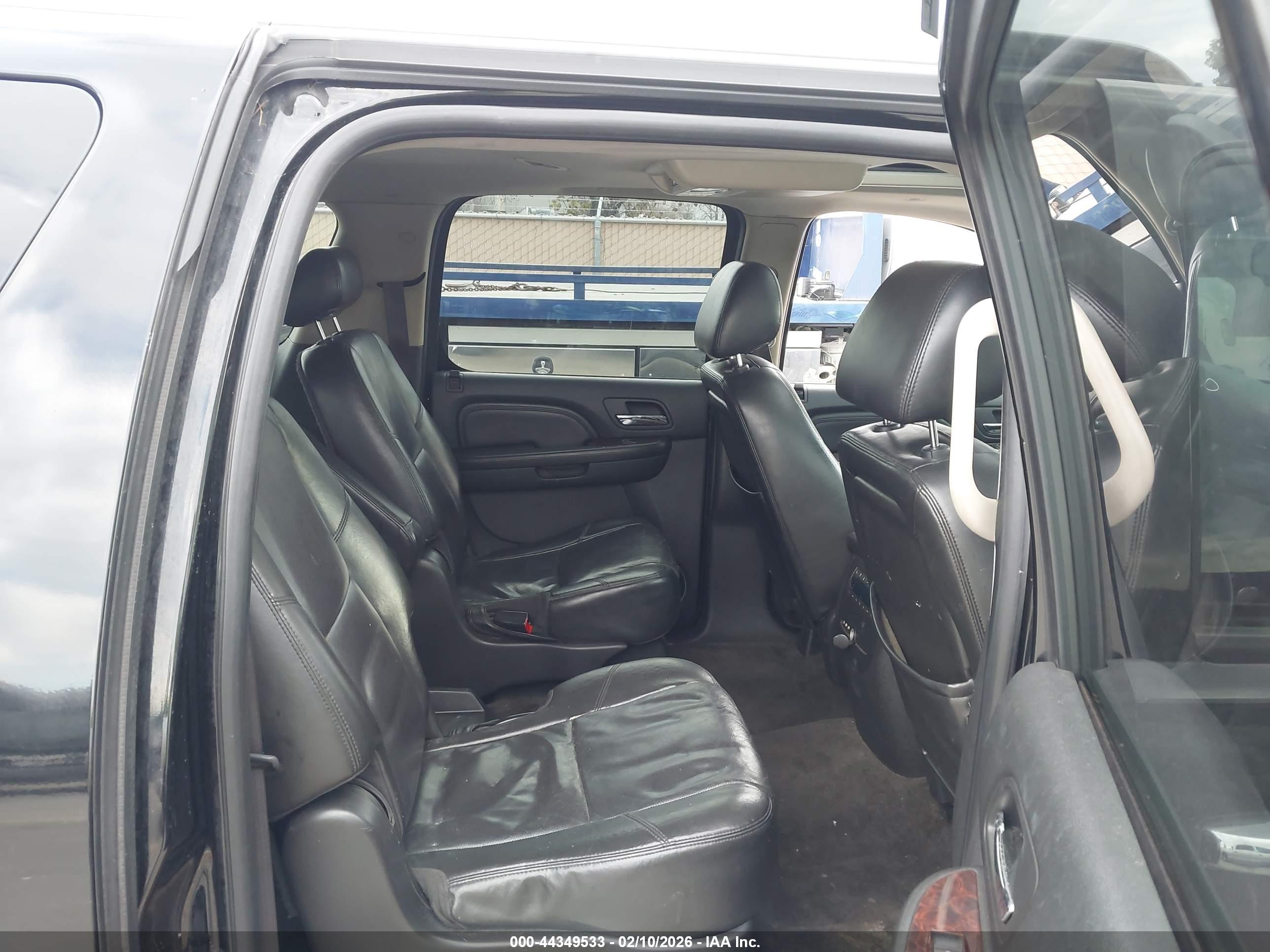 GMC YUKON image 8