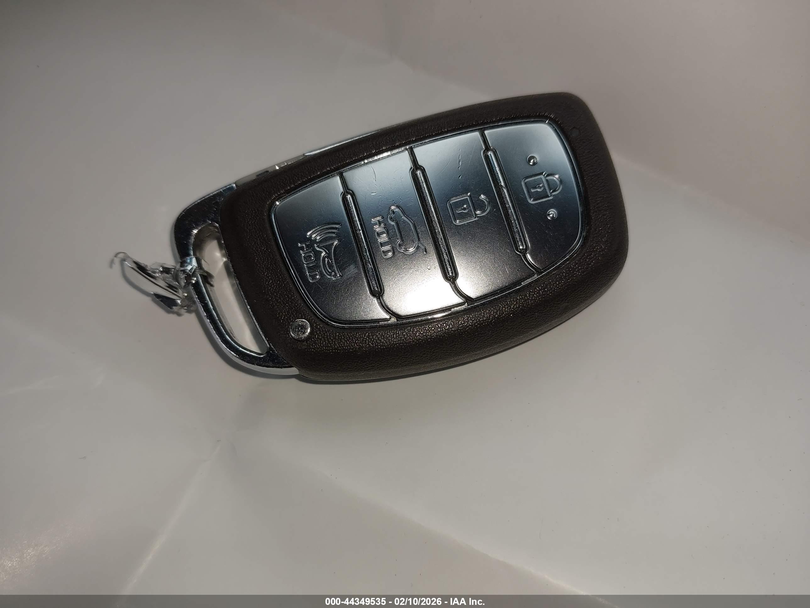 HYUNDAI TUCSON image 11