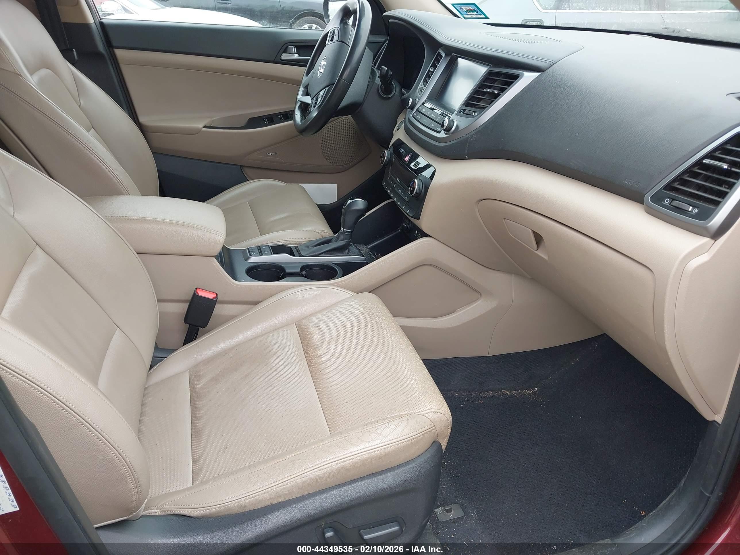 HYUNDAI TUCSON image 5