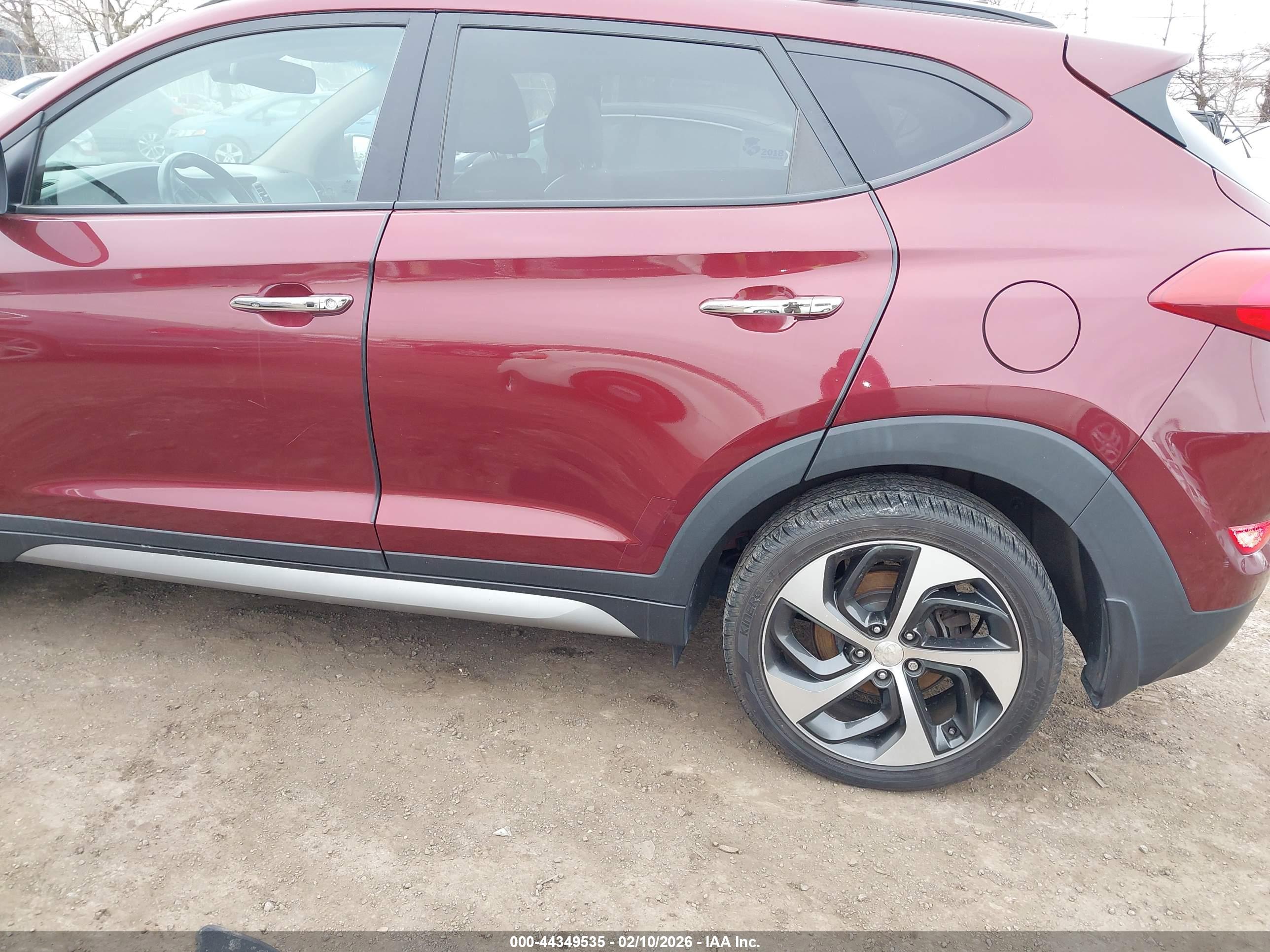 HYUNDAI TUCSON image 6