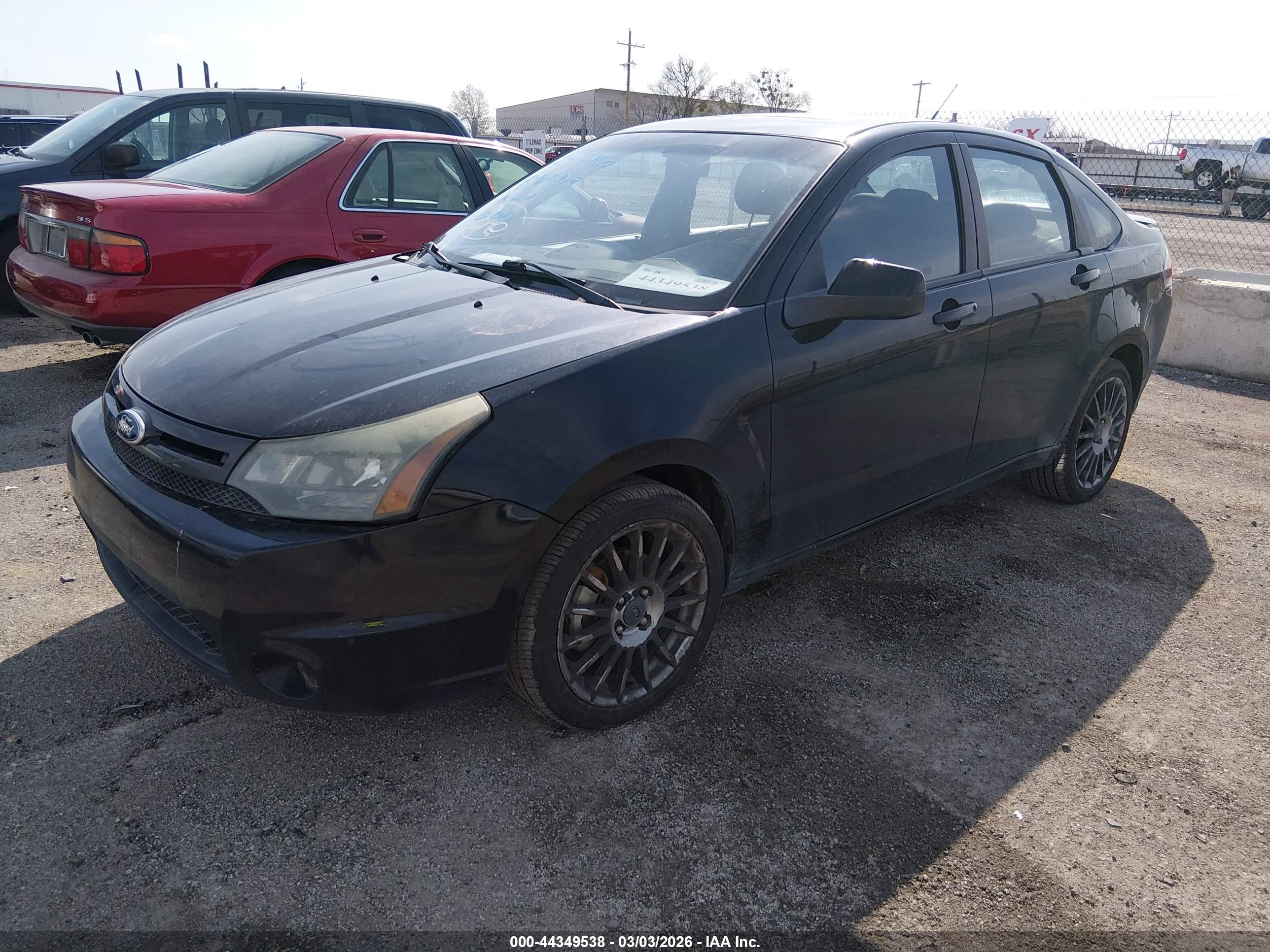 FORD FOCUS image 2