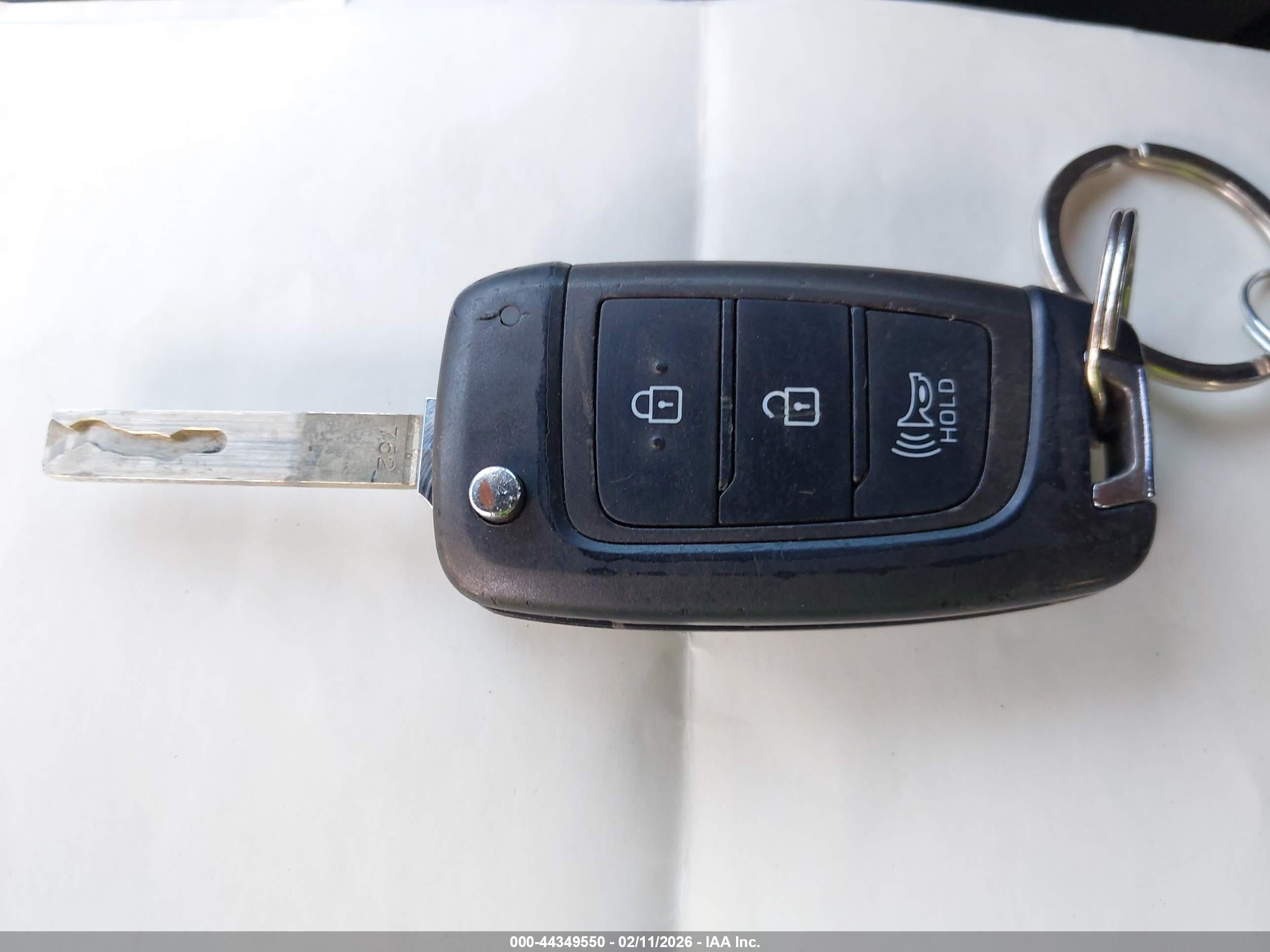 HYUNDAI SANTA image 11