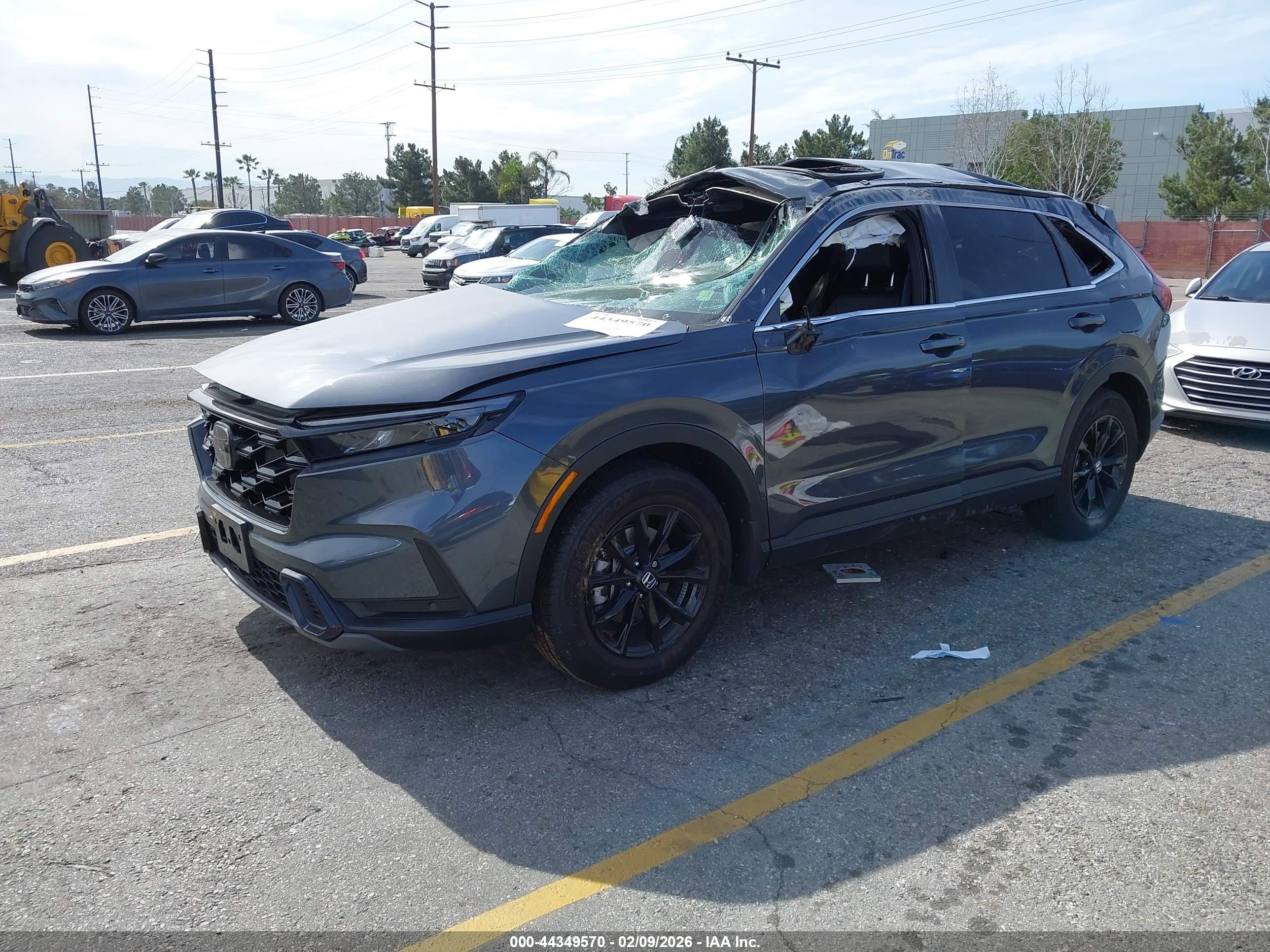 HONDA CR-V image 2