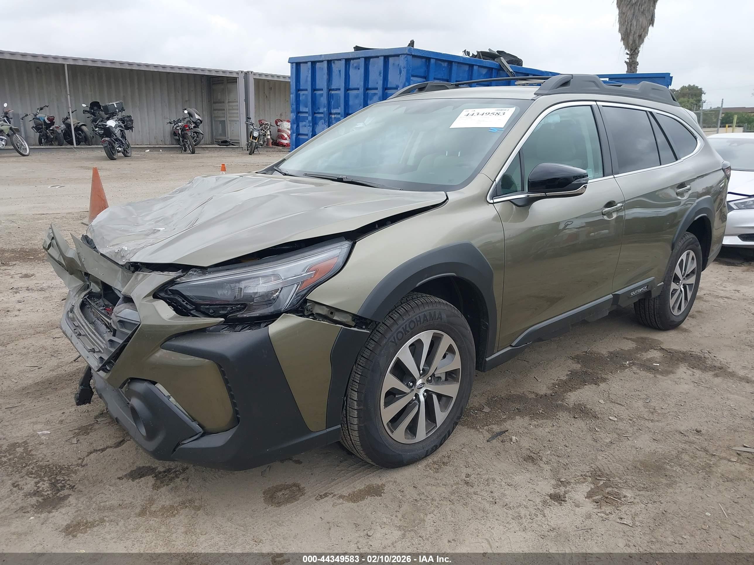 SUBARU OUTBACK image 2