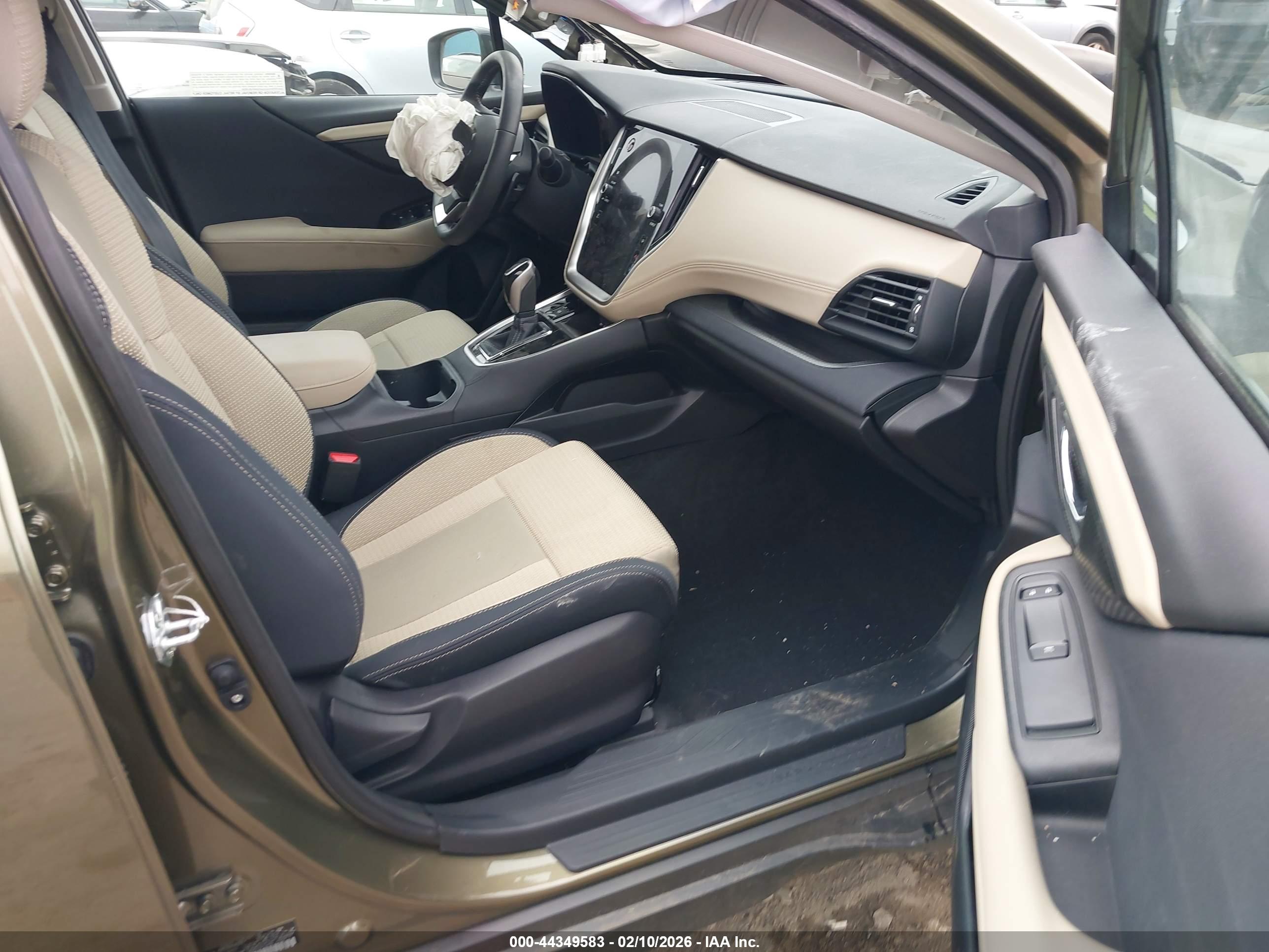 SUBARU OUTBACK image 5