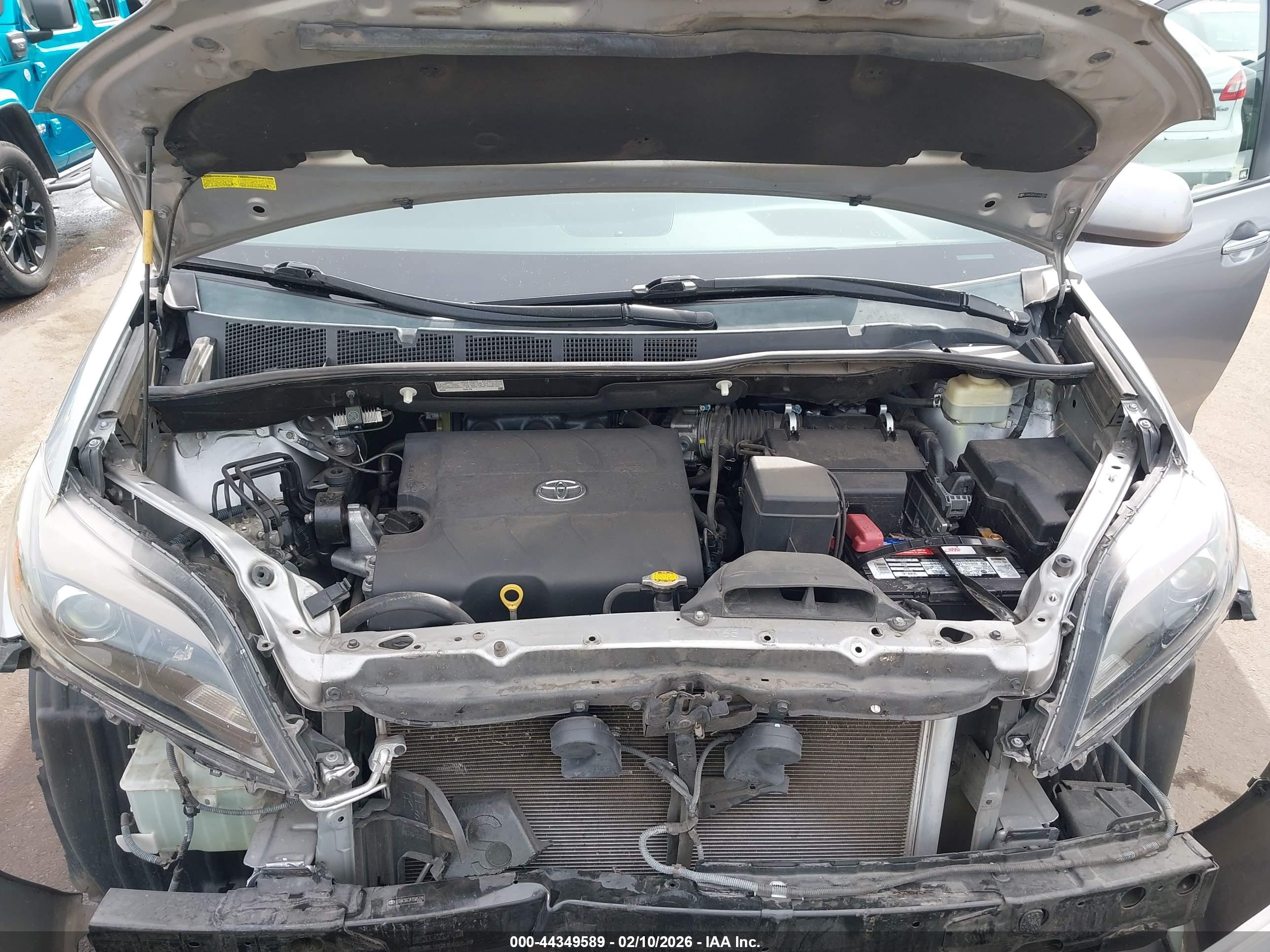 TOYOTA SIENNA image 10
