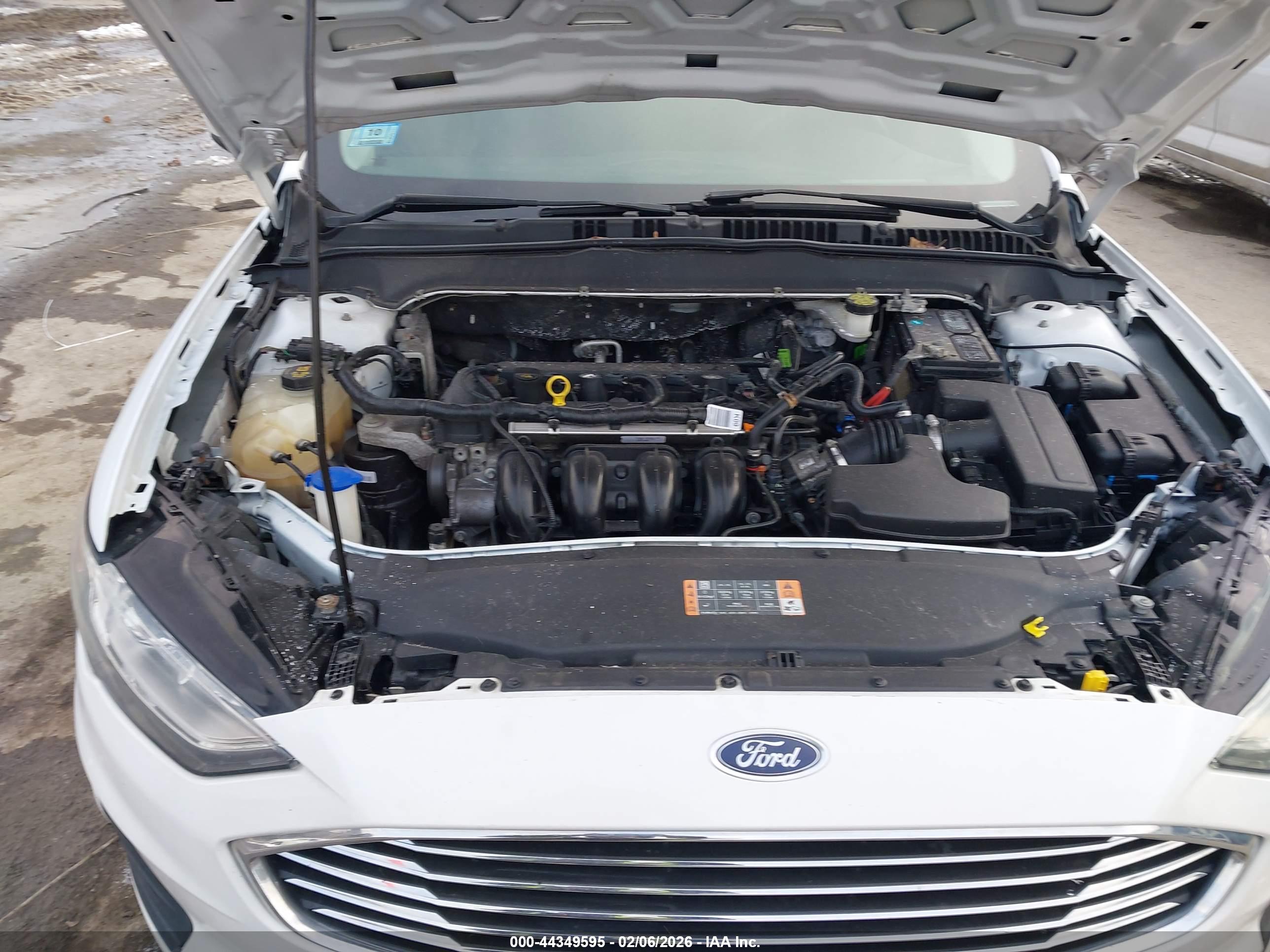 FORD FUSION image 10