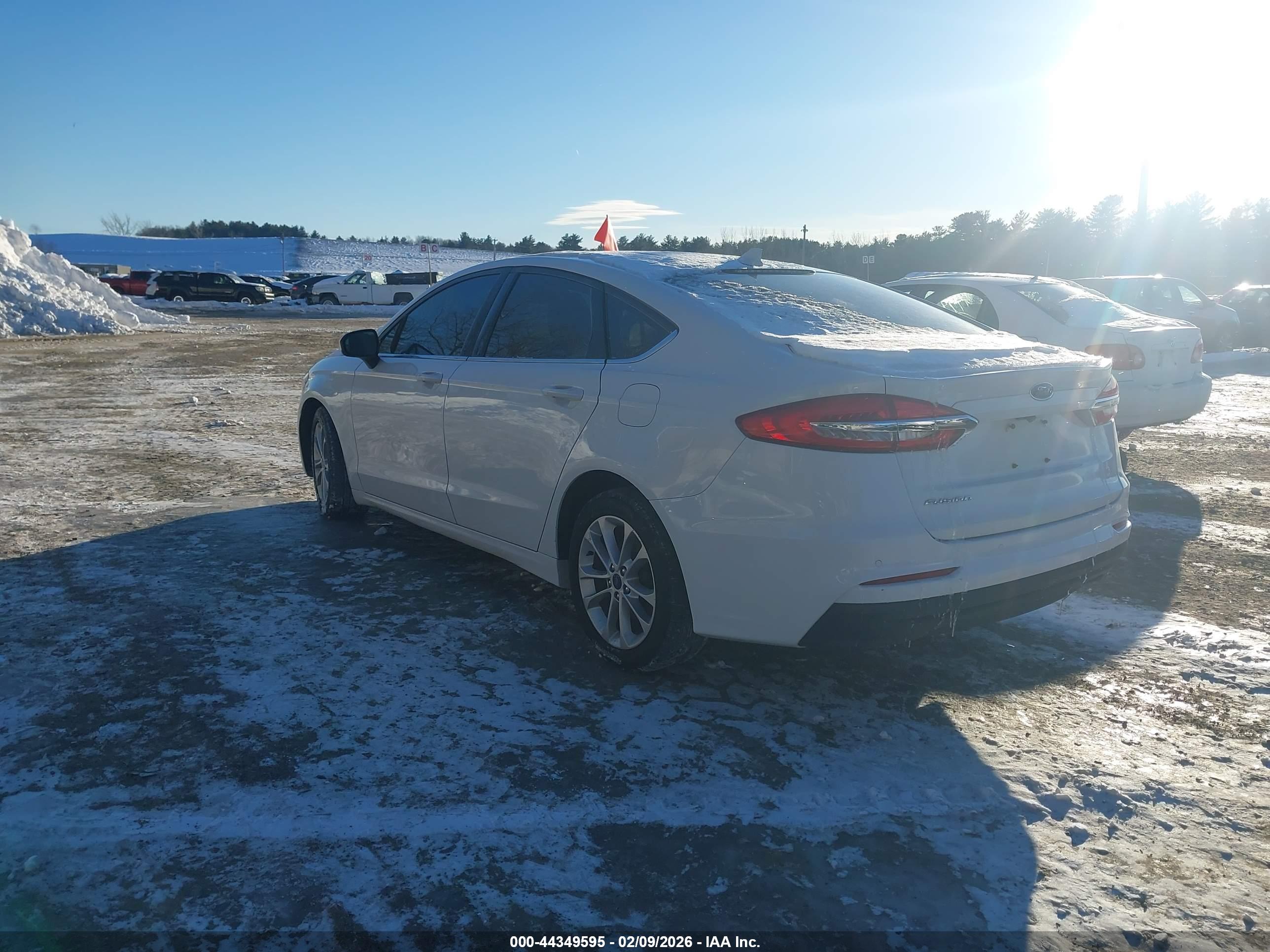 FORD FUSION image 3