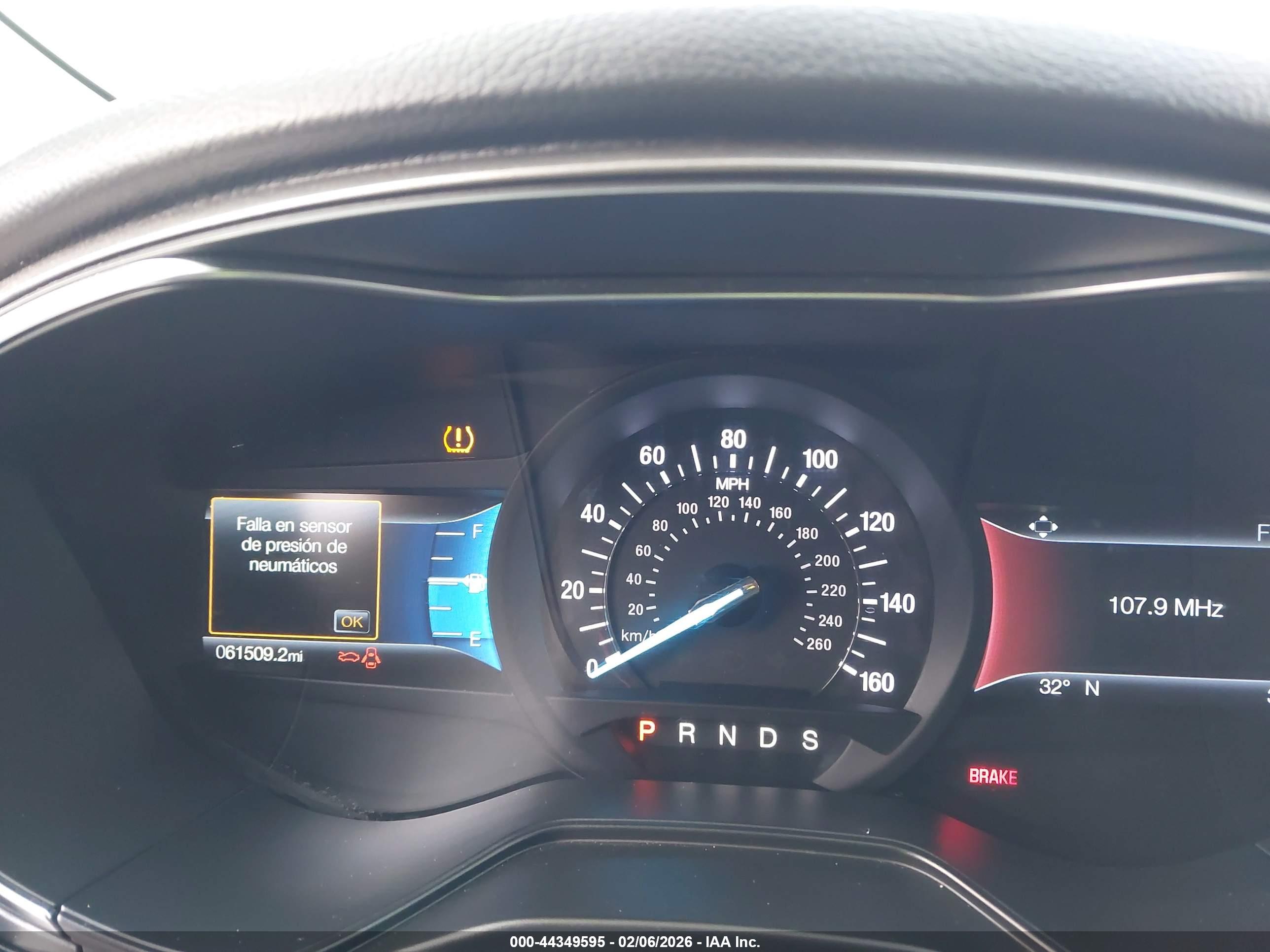 FORD FUSION image 7