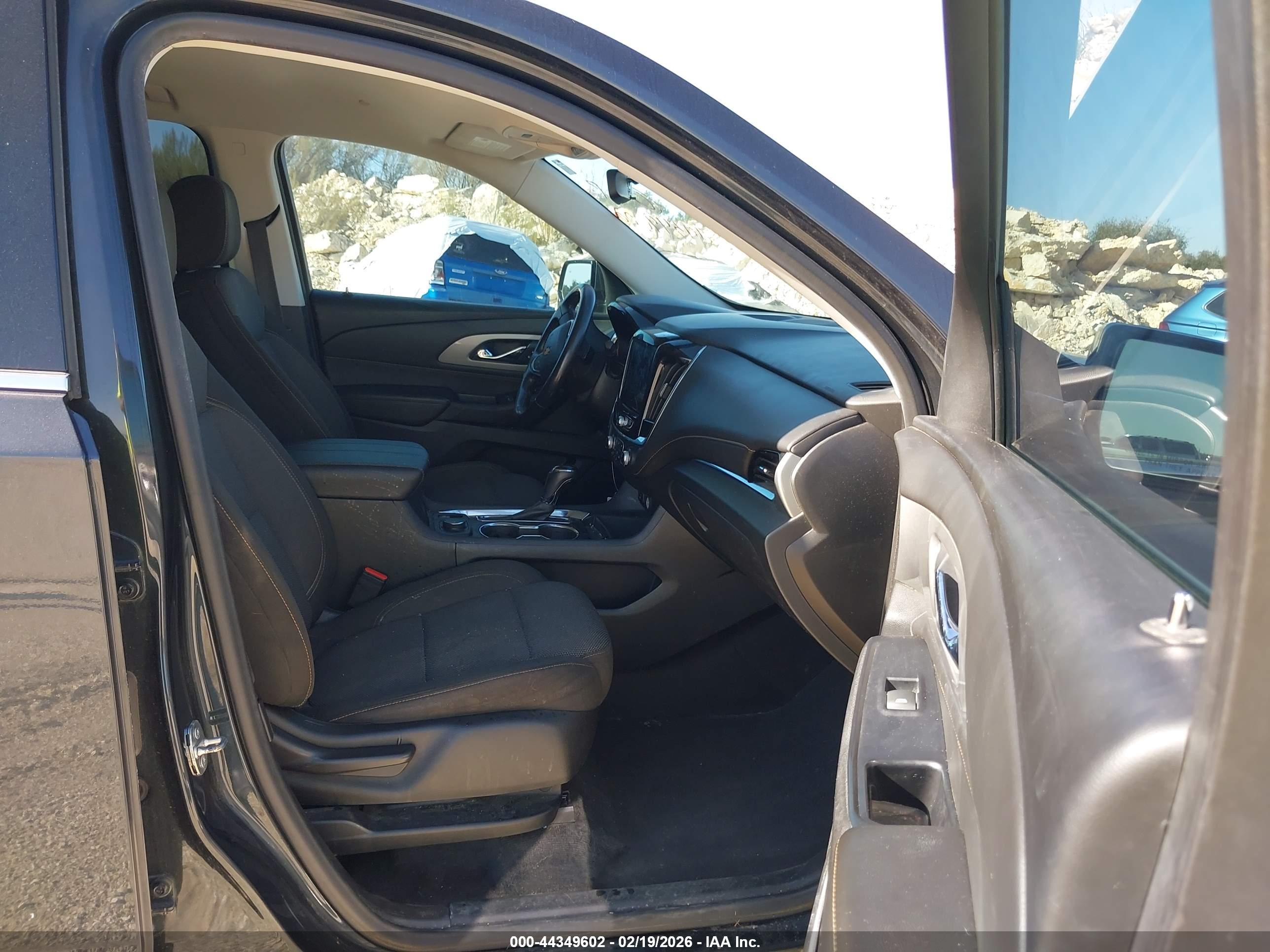 CHEVROLET TRAVERSE image 5