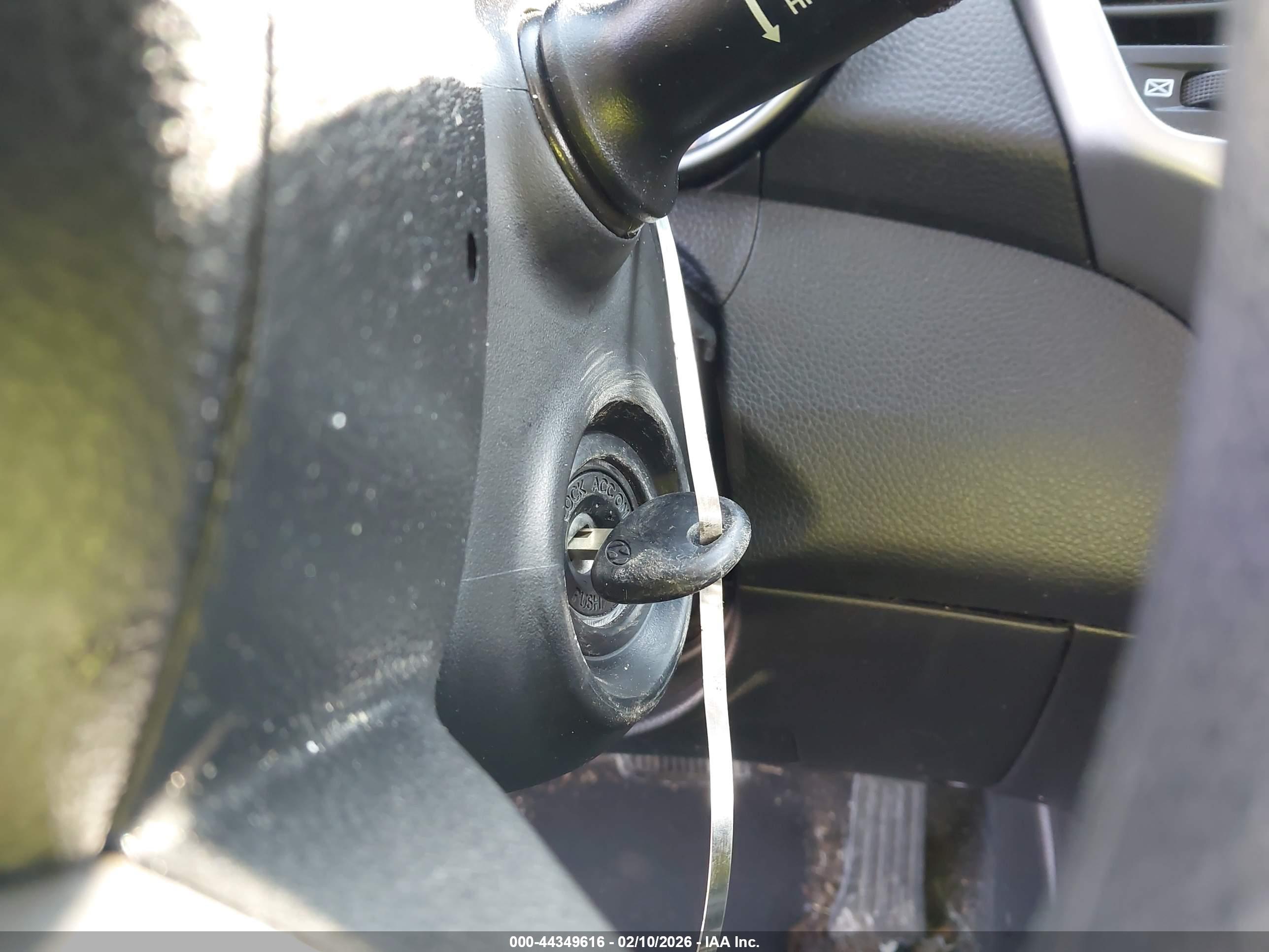 HYUNDAI ELANTRA image 11