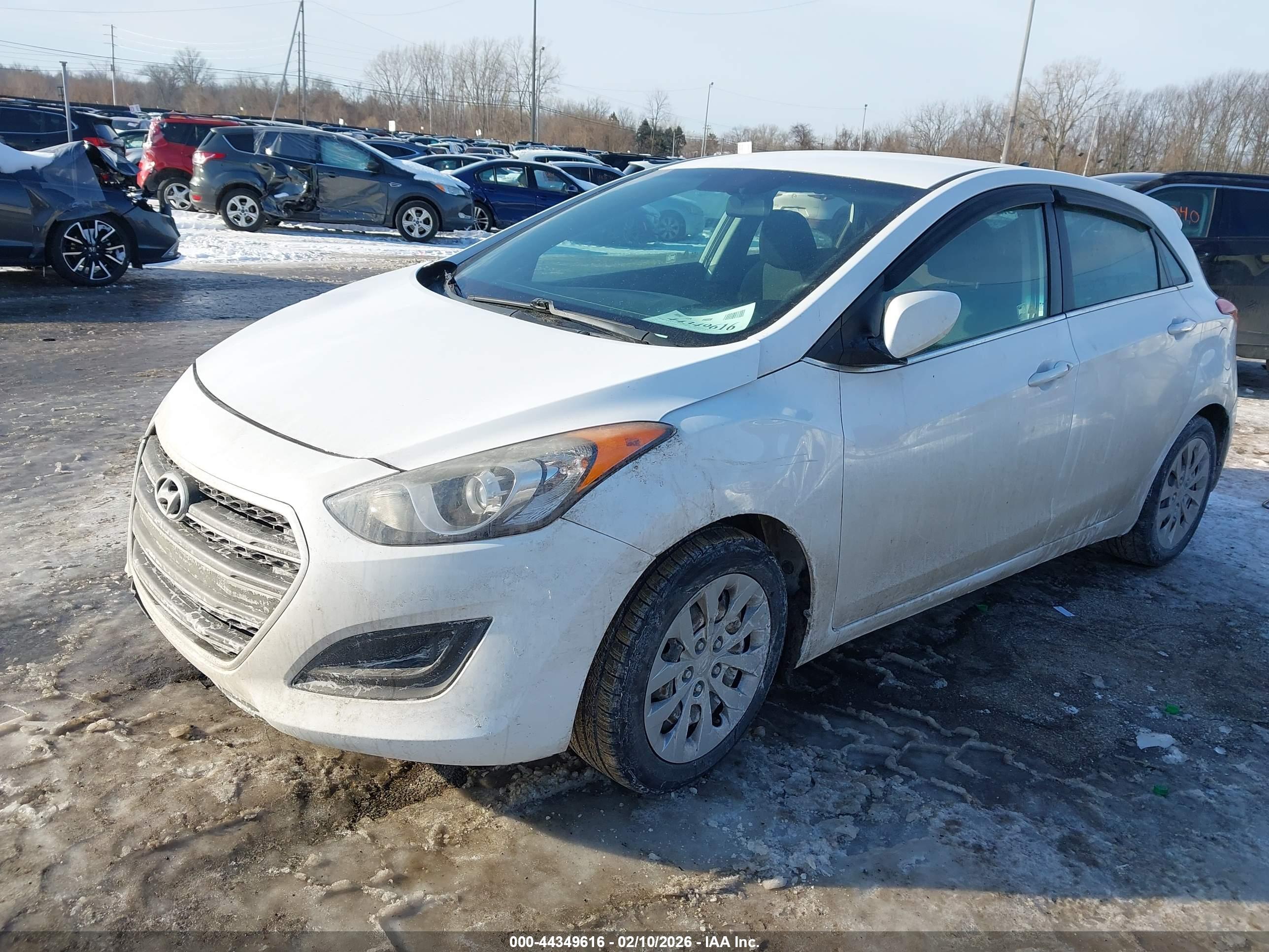HYUNDAI ELANTRA image 2