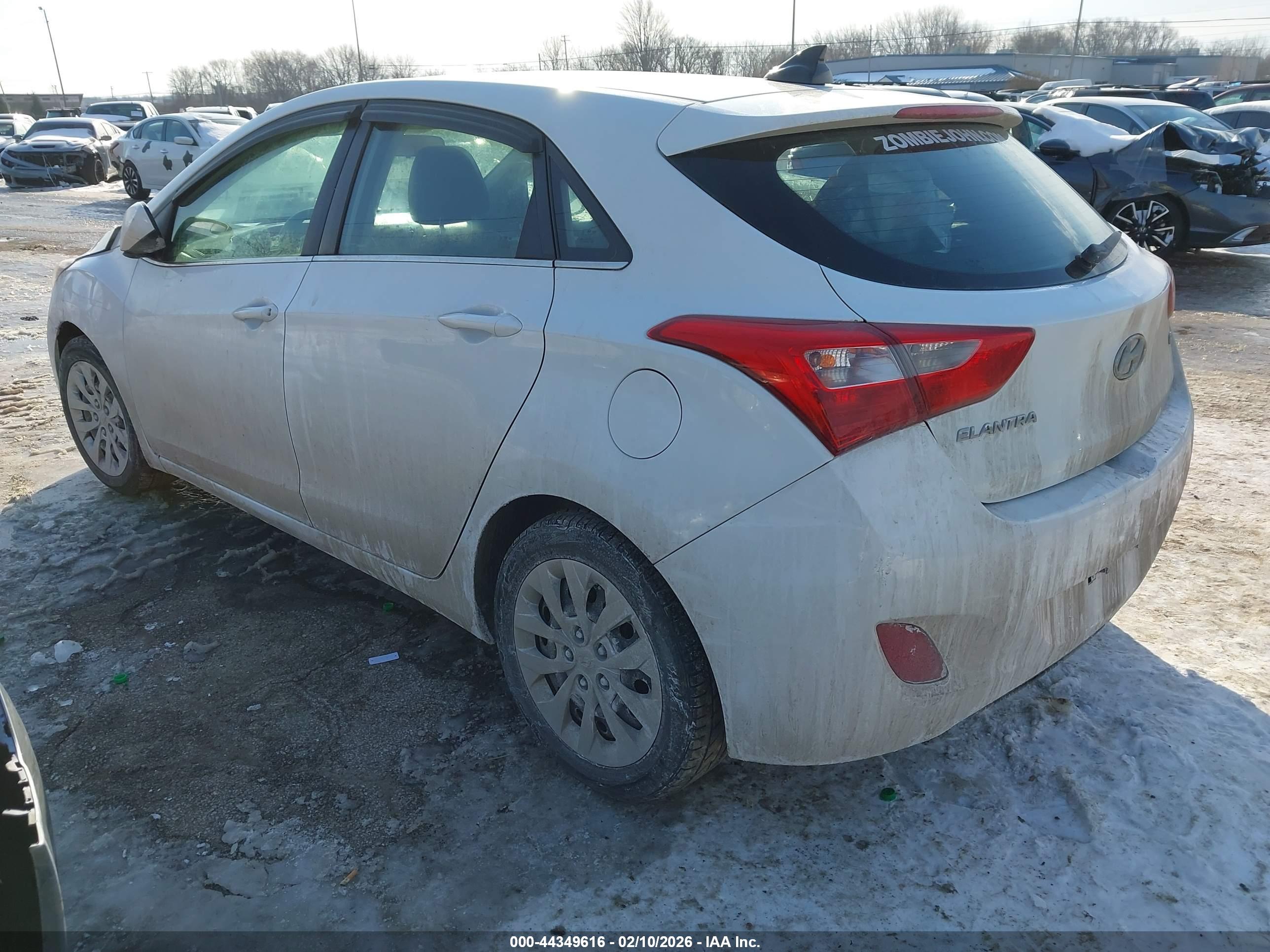 HYUNDAI ELANTRA image 3