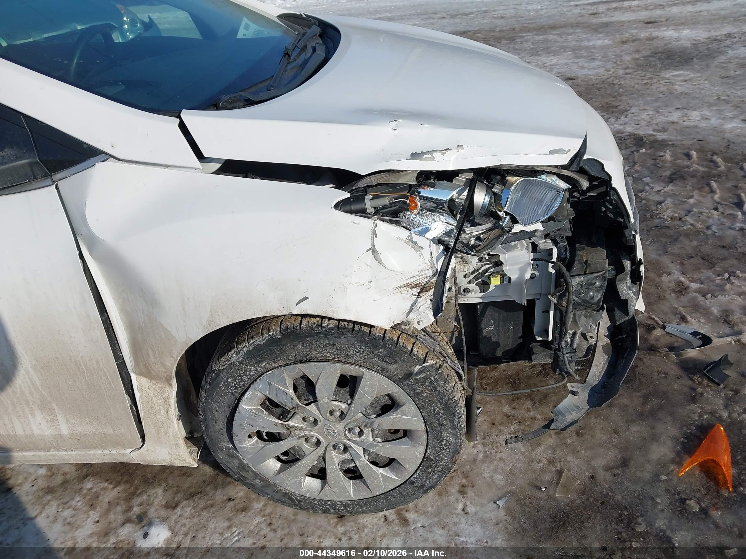HYUNDAI ELANTRA image 6