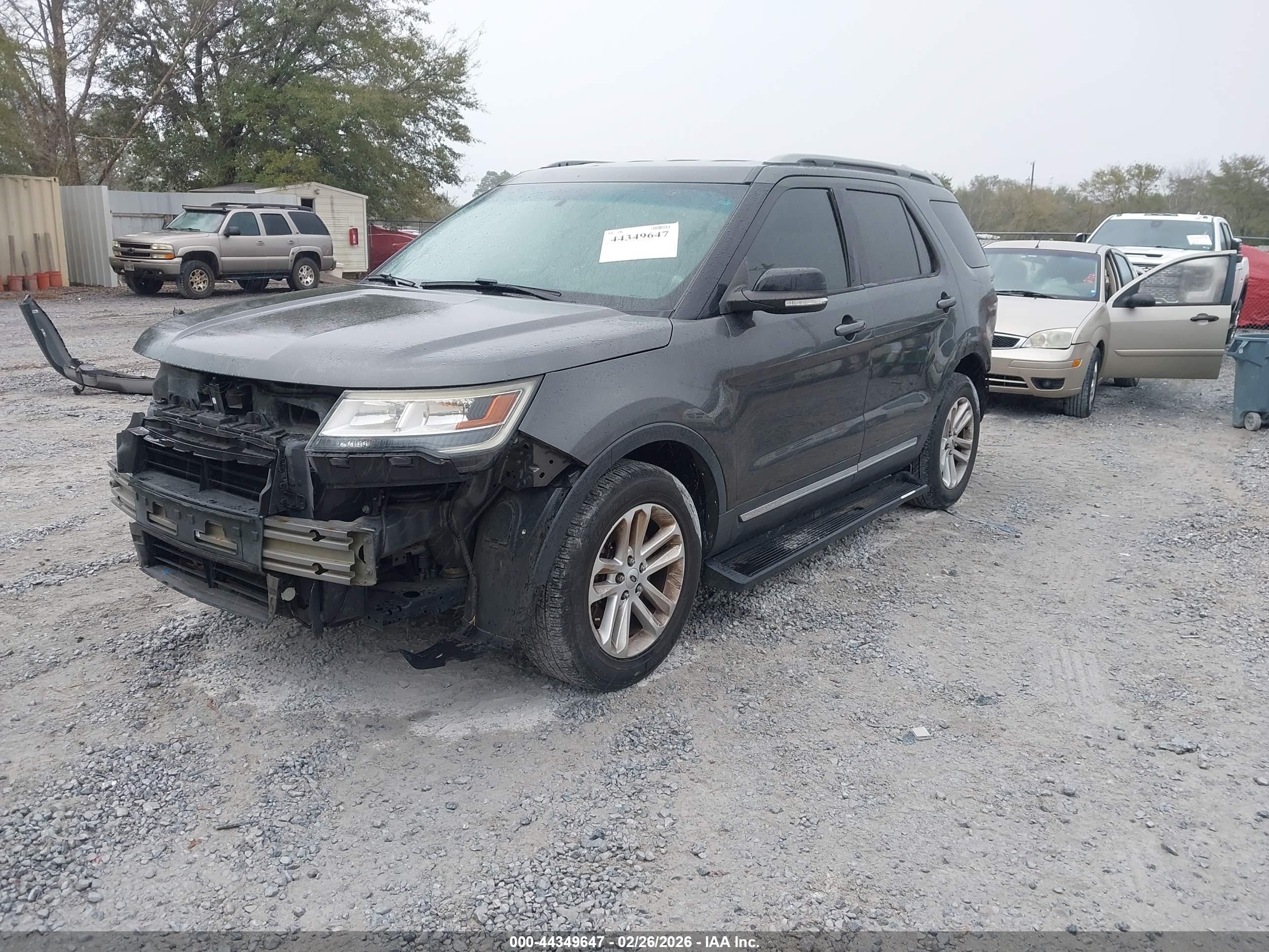 FORD EXPLORER image 2