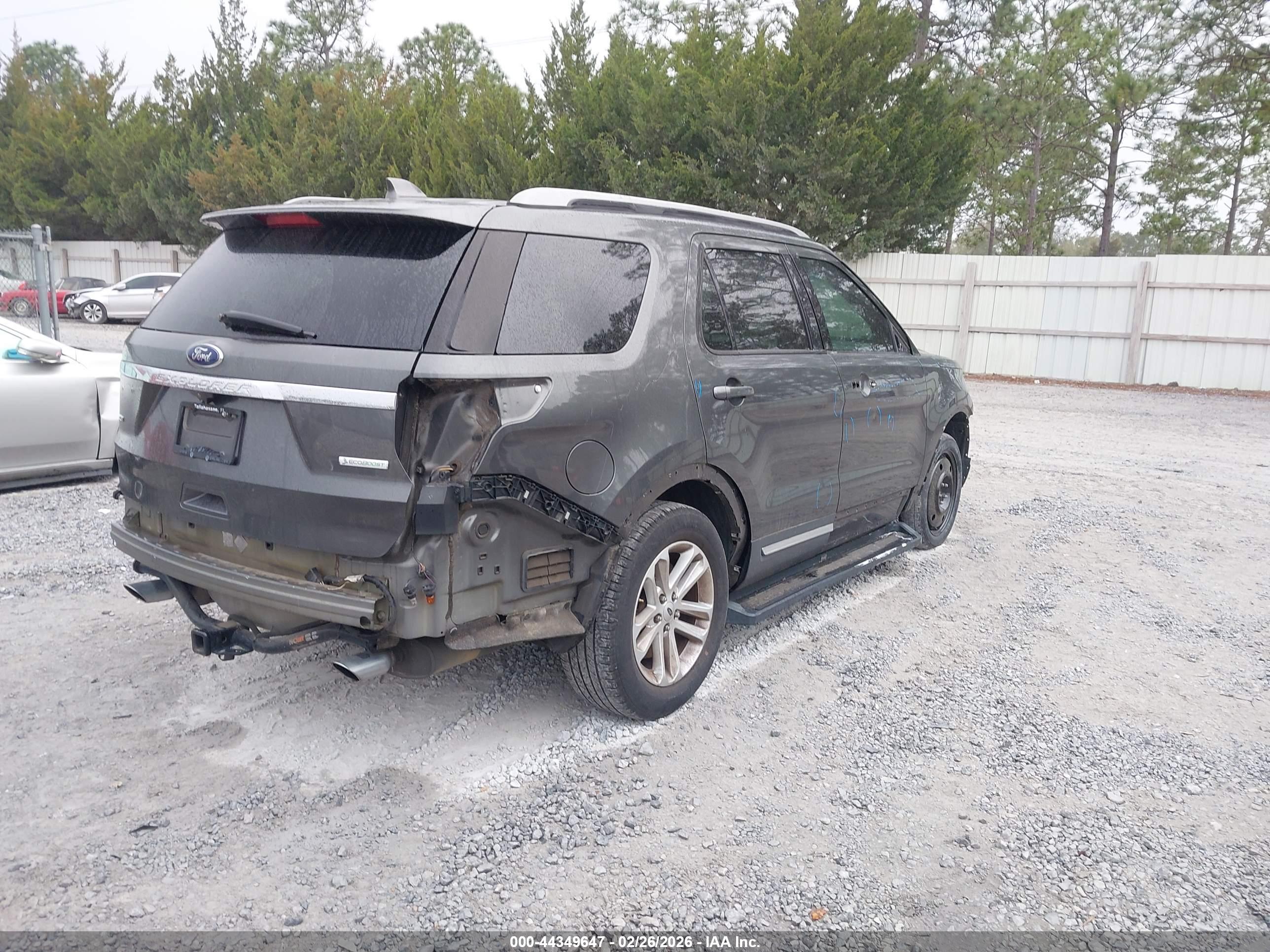 FORD EXPLORER image 4